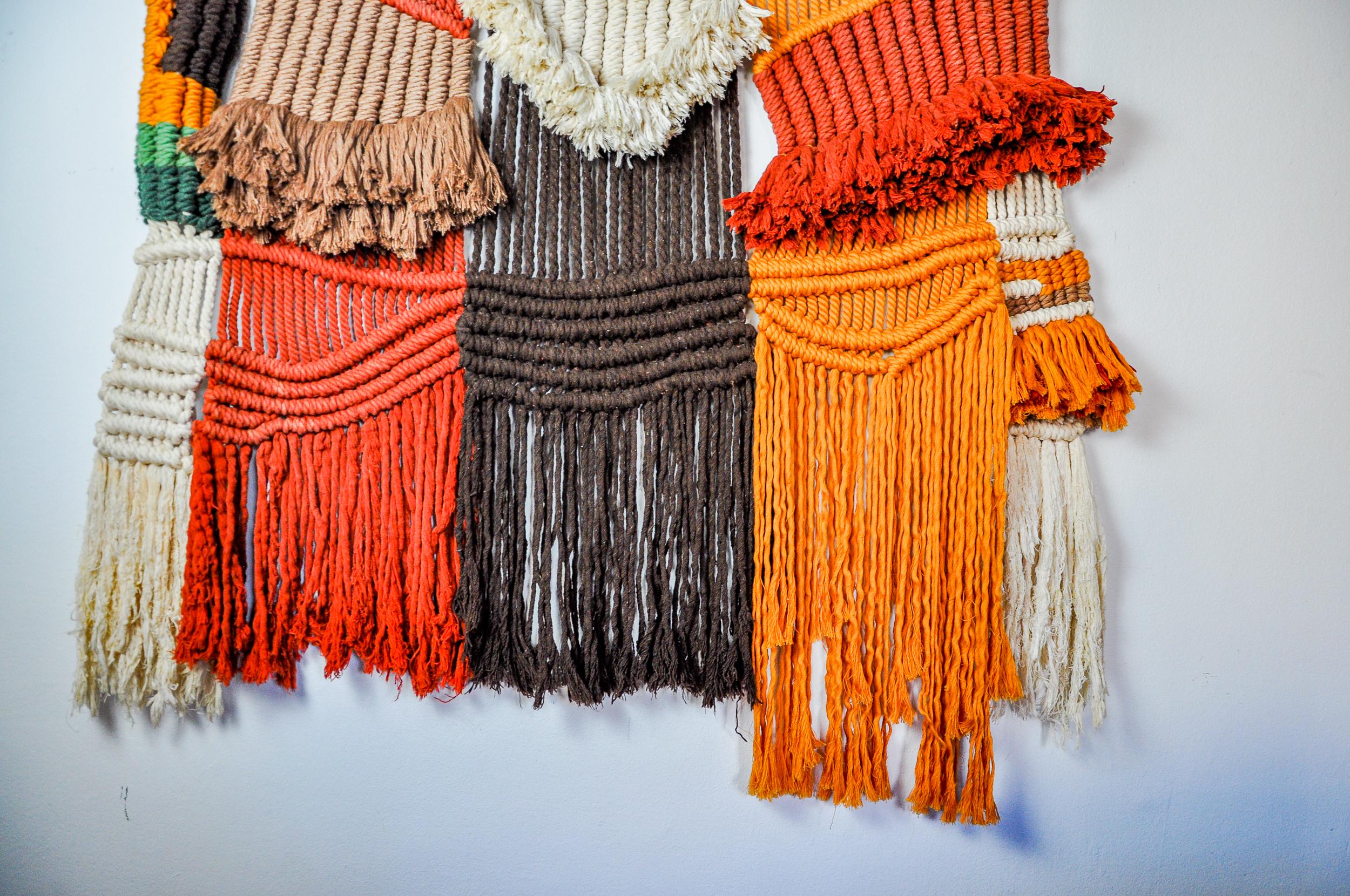 Wandbehang aus strukturiertem Macrame, Spanien, 1970er Jahre im Angebot 1