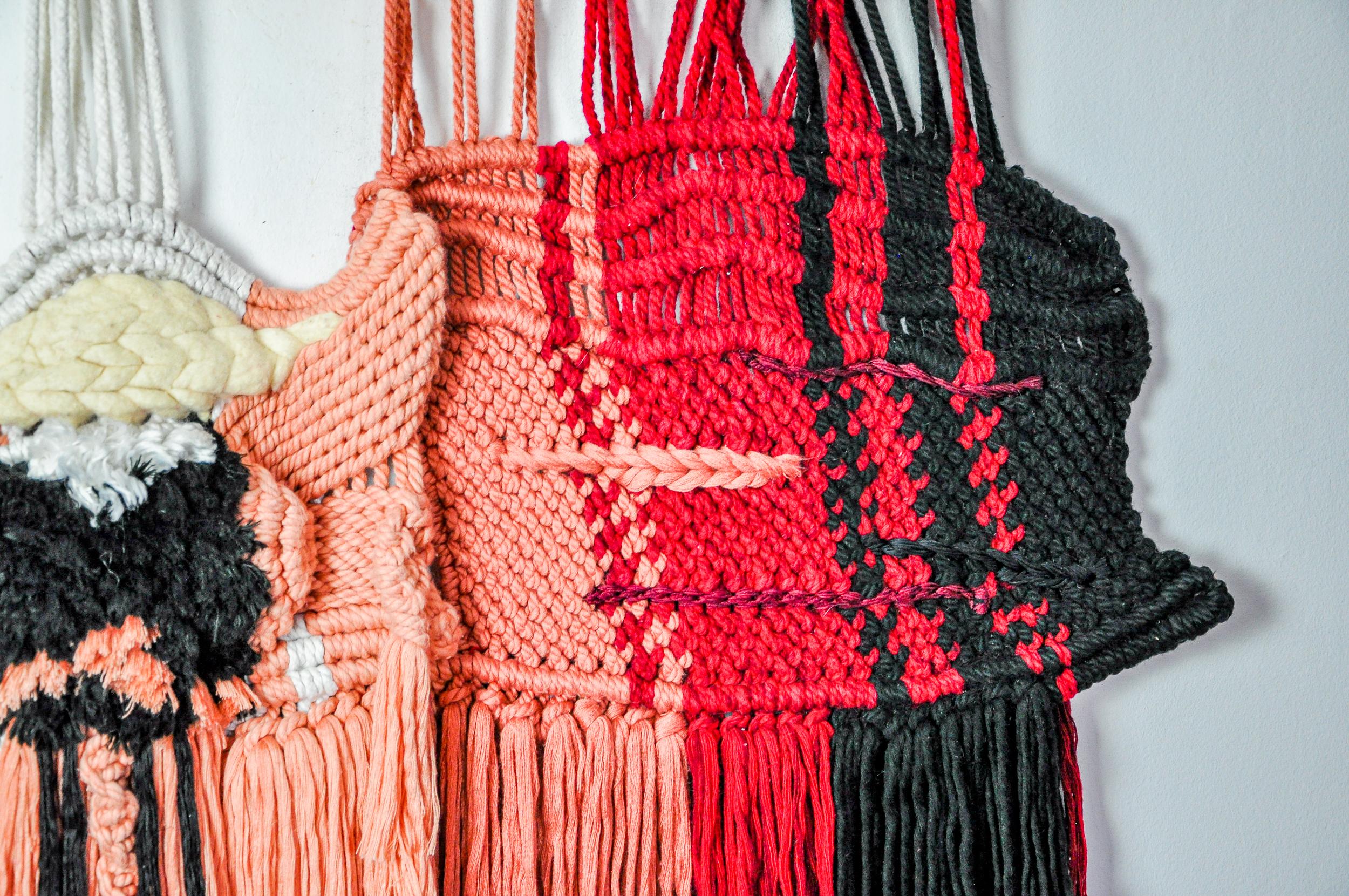 Wandbehang aus strukturiertem Macrame, Spanien, 1970er Jahre im Angebot 1