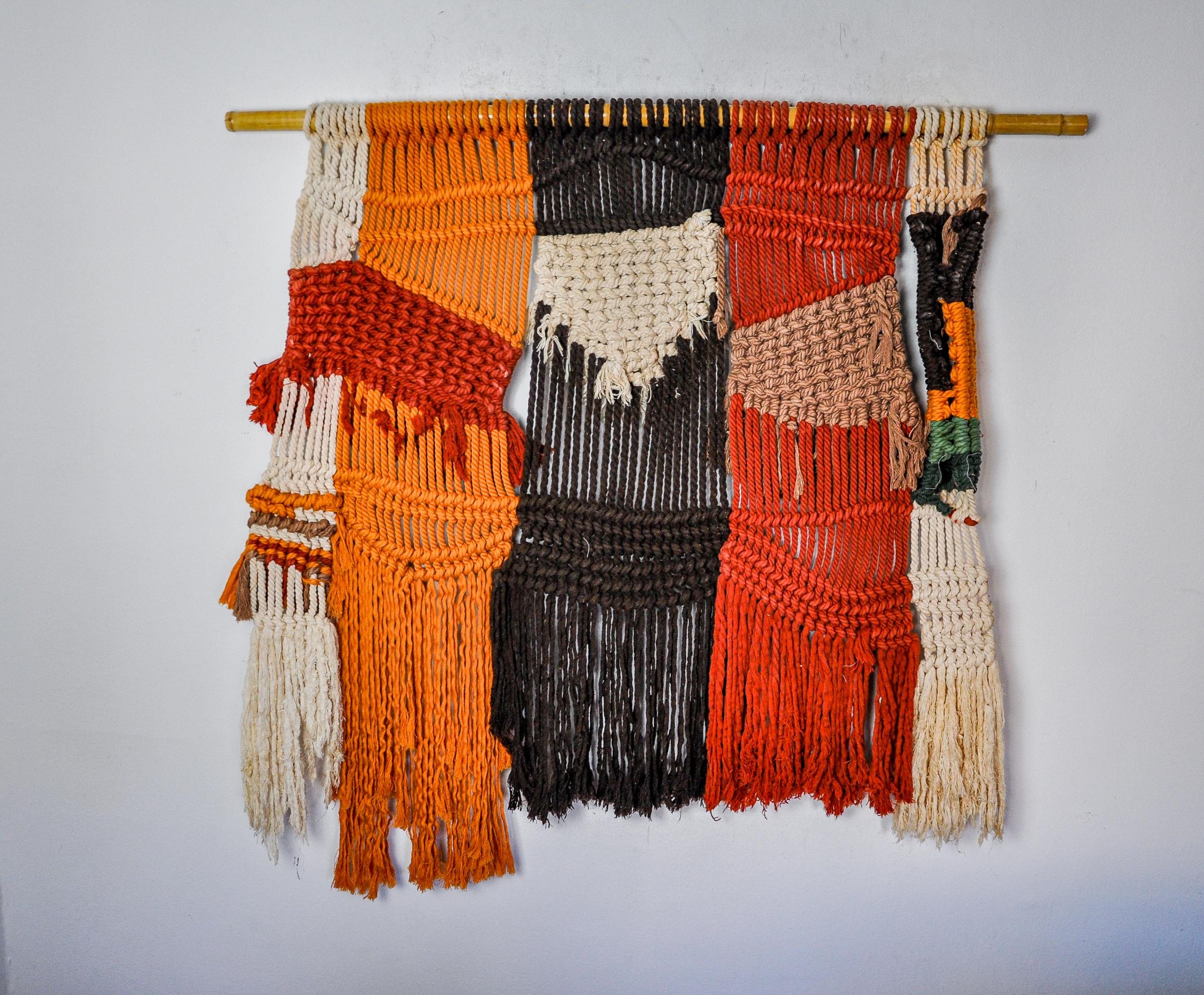 Wandbehang aus strukturiertem Macrame, Spanien, 1970er Jahre im Angebot 2
