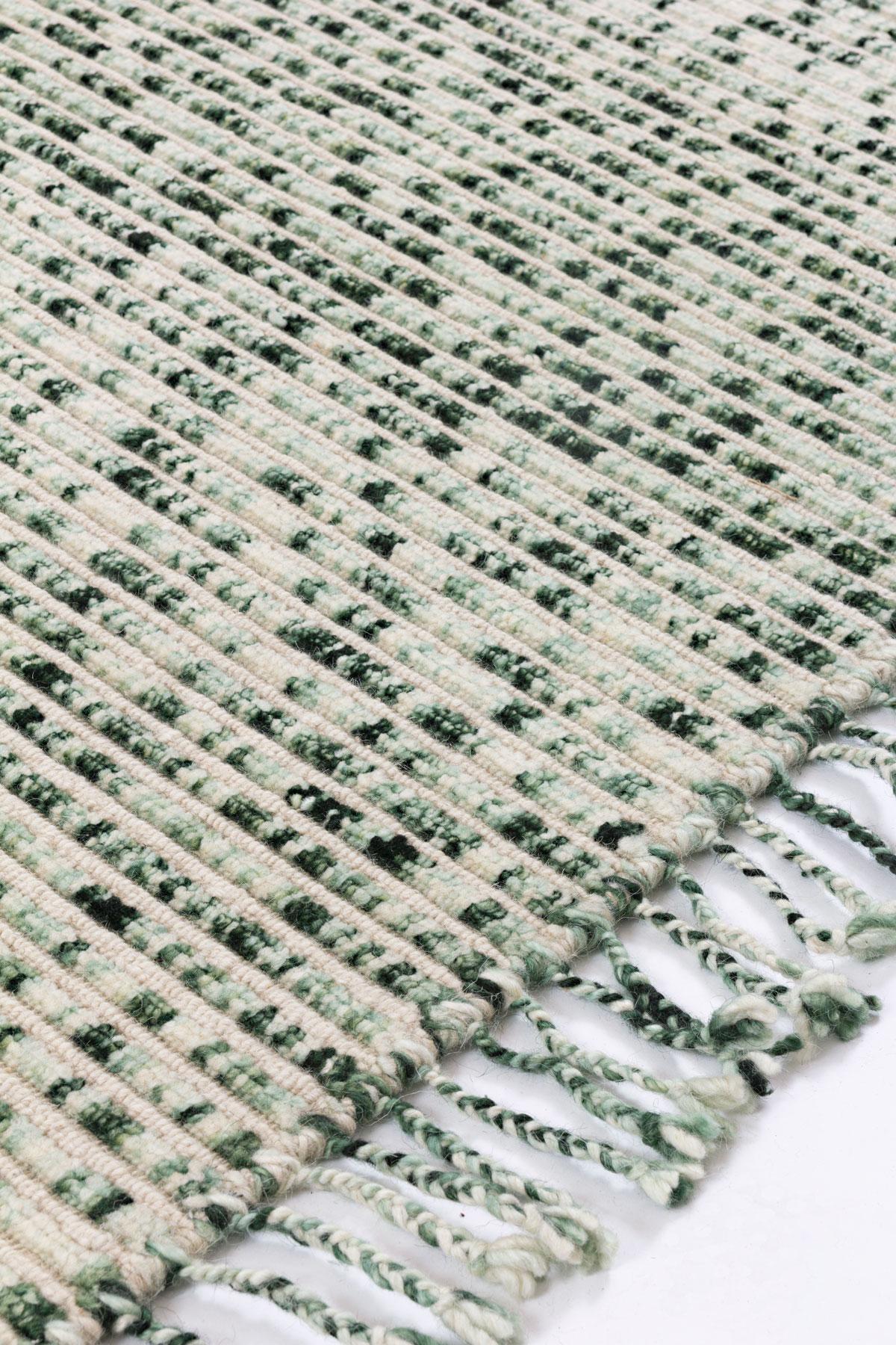 Grüner handgefertigter Teppich aus Himalaya-Wolle mit strukturierten, modernen Linien von Philippe Malouin (Moderne) im Angebot