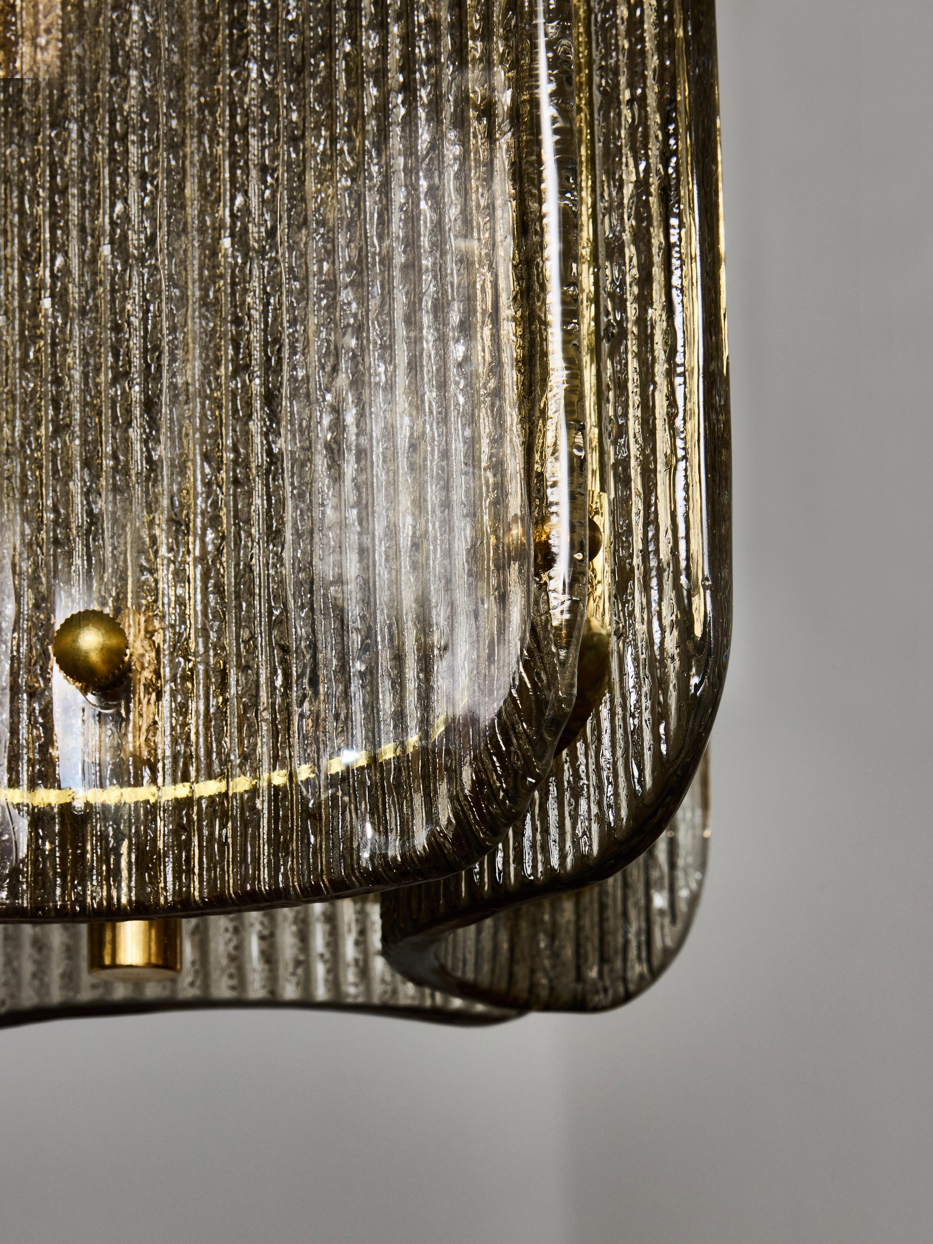 Pendentif en verre de Murano texturé et laiton de couleur fumée Neuf - En vente à Saint-Ouen, IDF