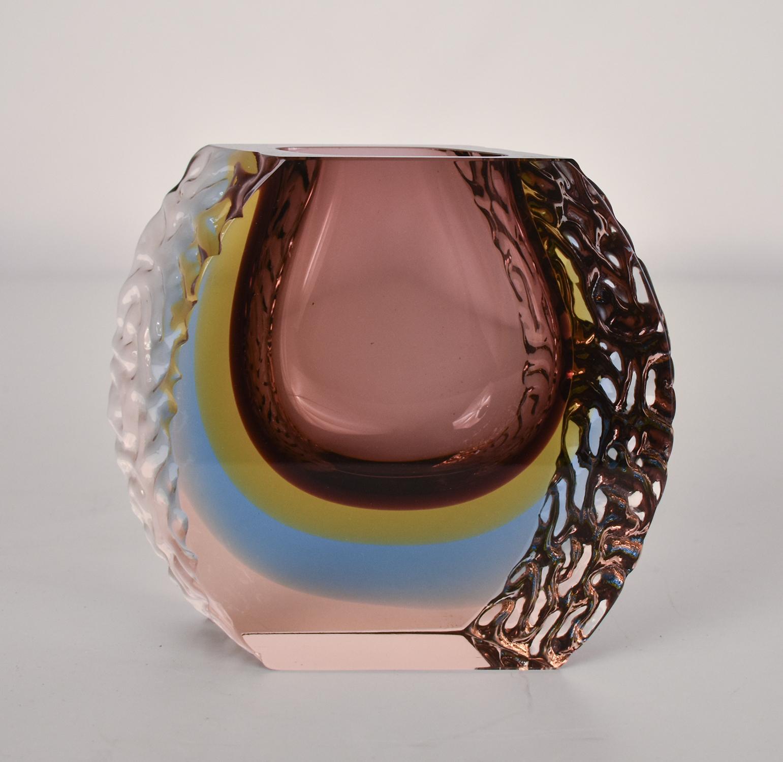  Texturiertes Murano 'Sommerso' Flieder  Vase aus Glas, Mandruzzato zugeschrieben (Glaskunst) im Angebot