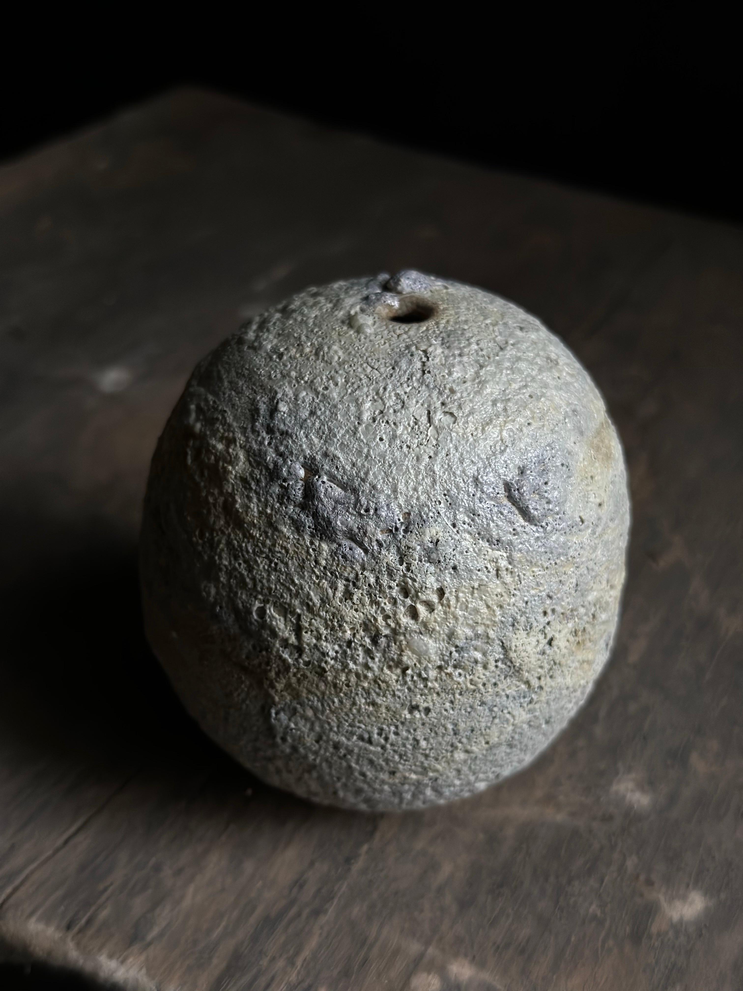 Rustico Vaso di gemme in lava vulcanica organica strutturata
