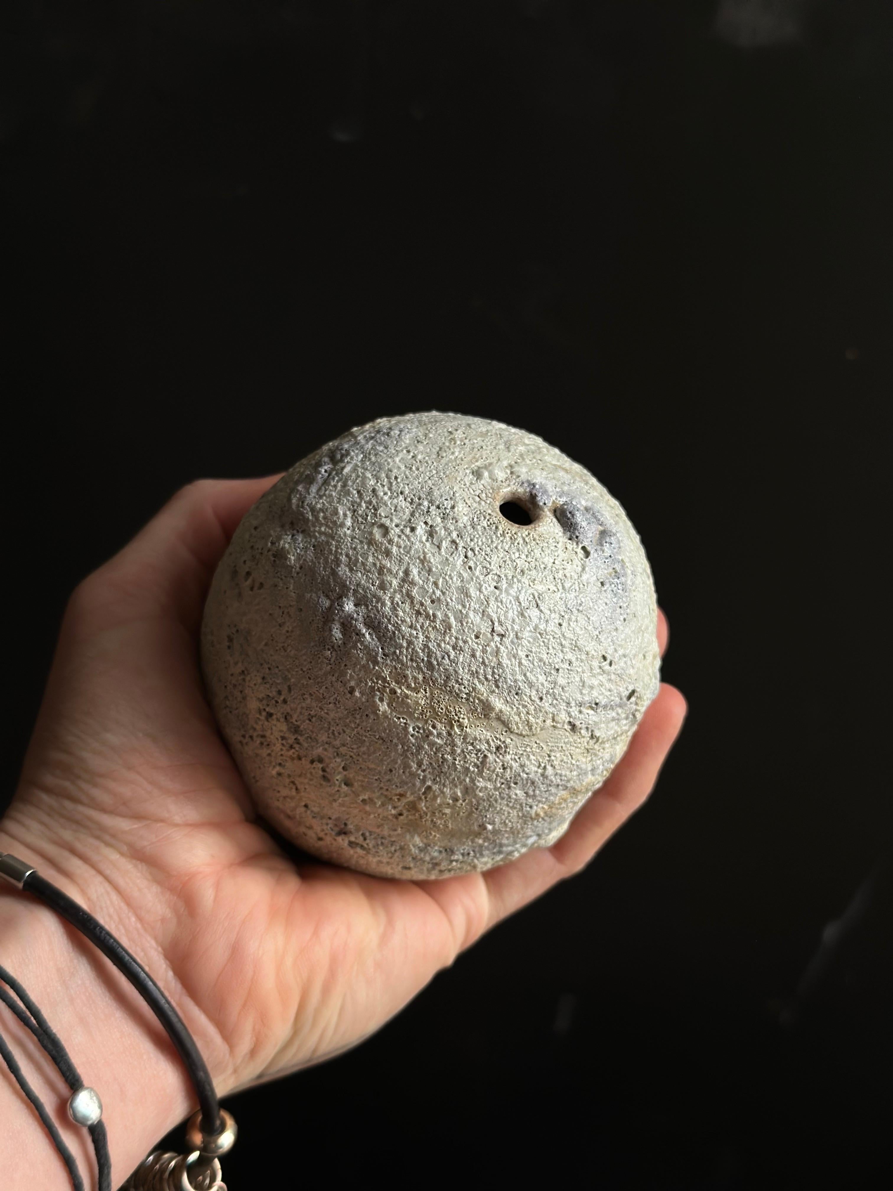 Vaso di gemme in lava vulcanica organica strutturata 1