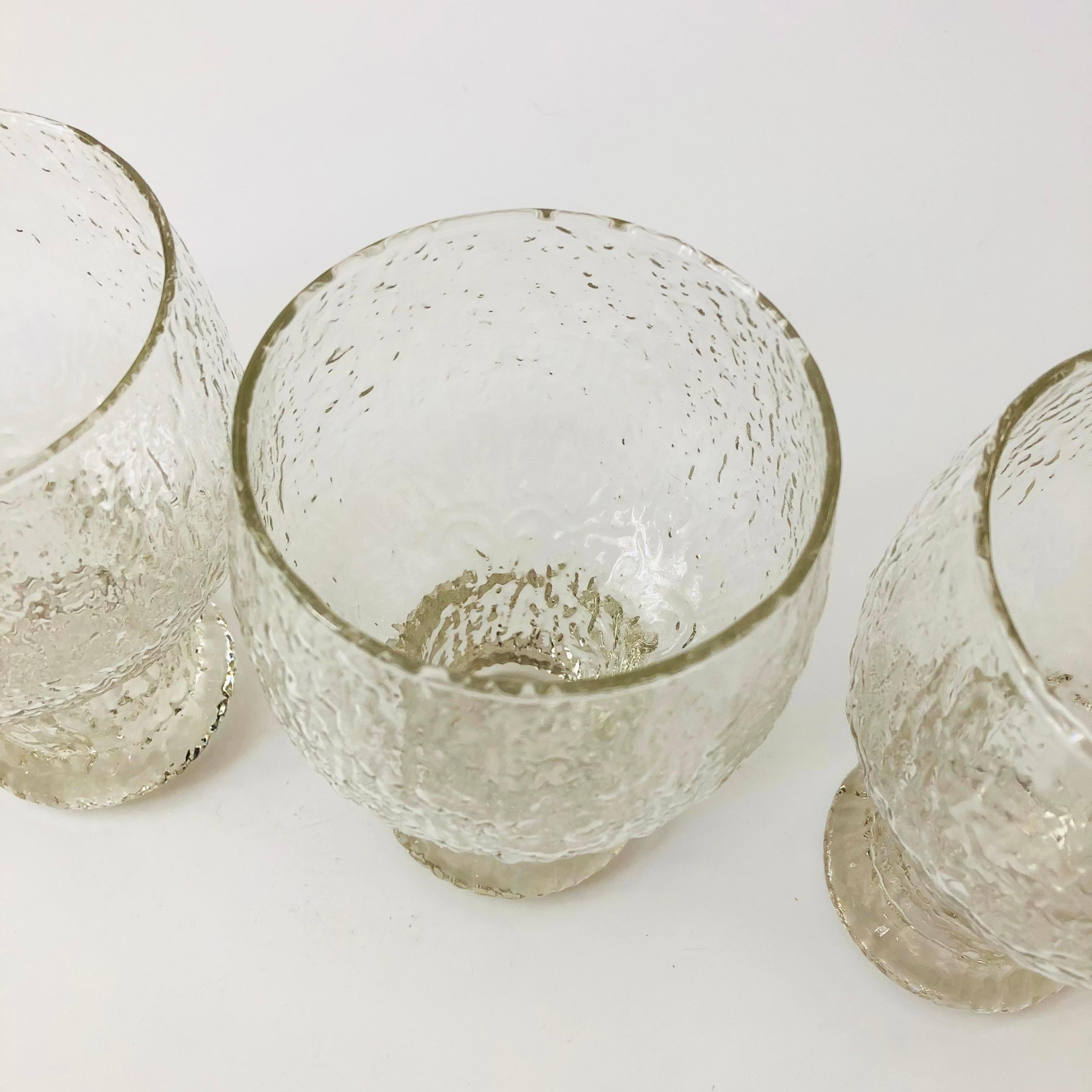 Verres à piédestal texturés - Lot de 4 Bon état - En vente à Fairfield, CA