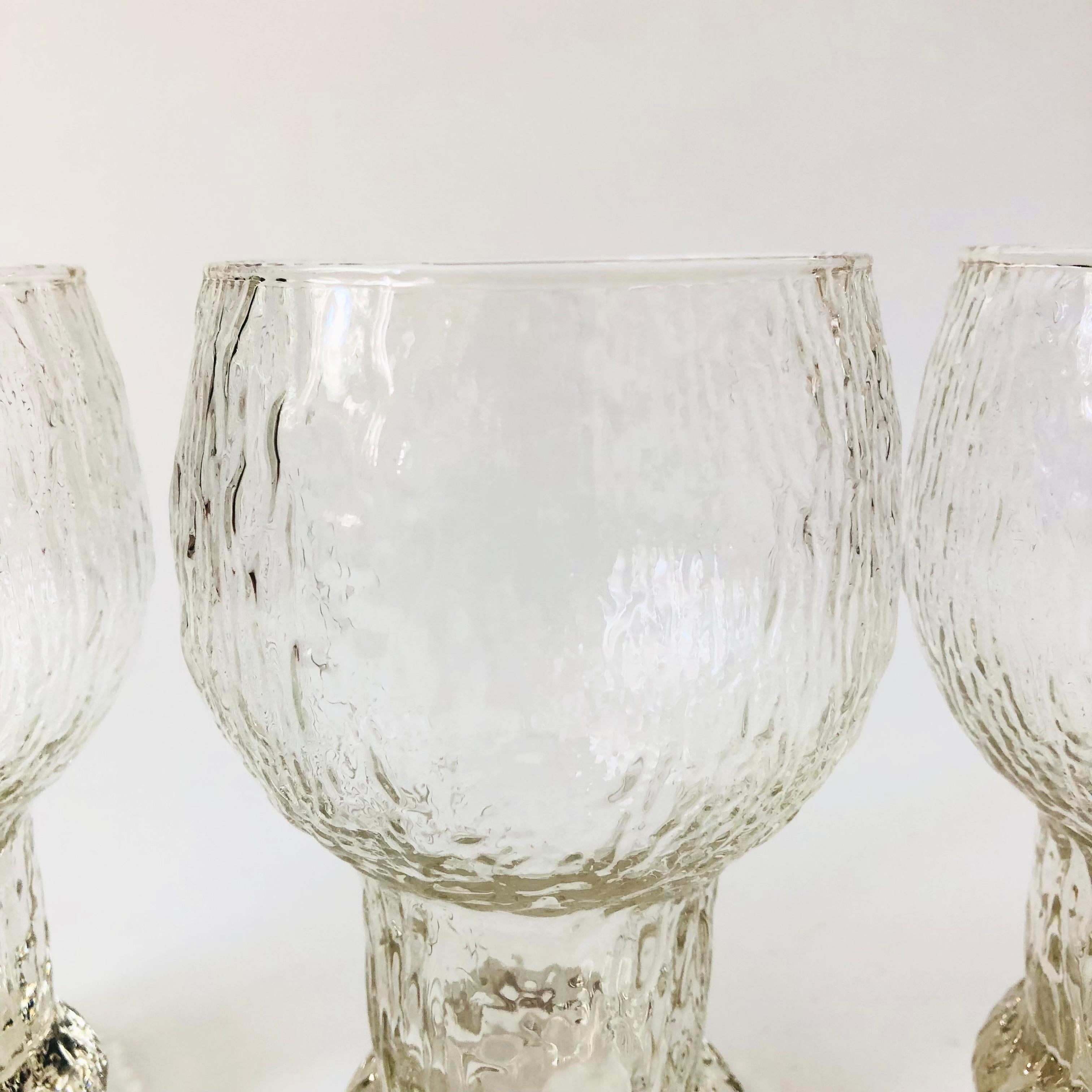 20ième siècle Verres à piédestal texturés - Lot de 4 en vente