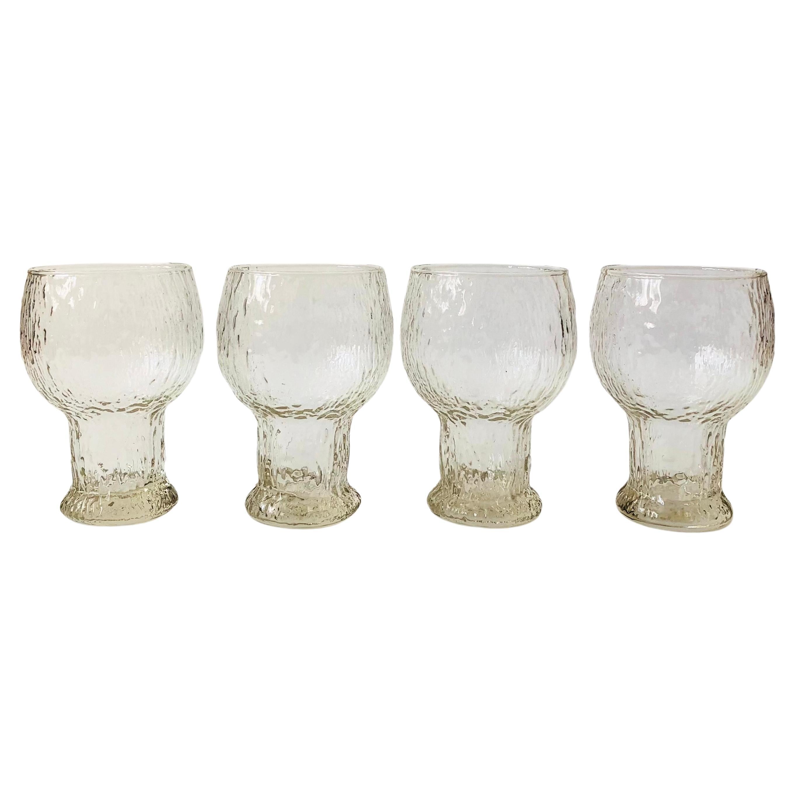 Verres à piédestal texturés - Lot de 4 en vente