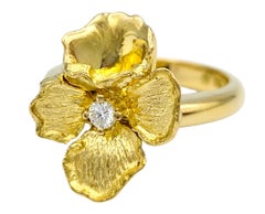 Textured Petal Flower Ring with Solitaire Diamond in 18 Karat Yellow Gold