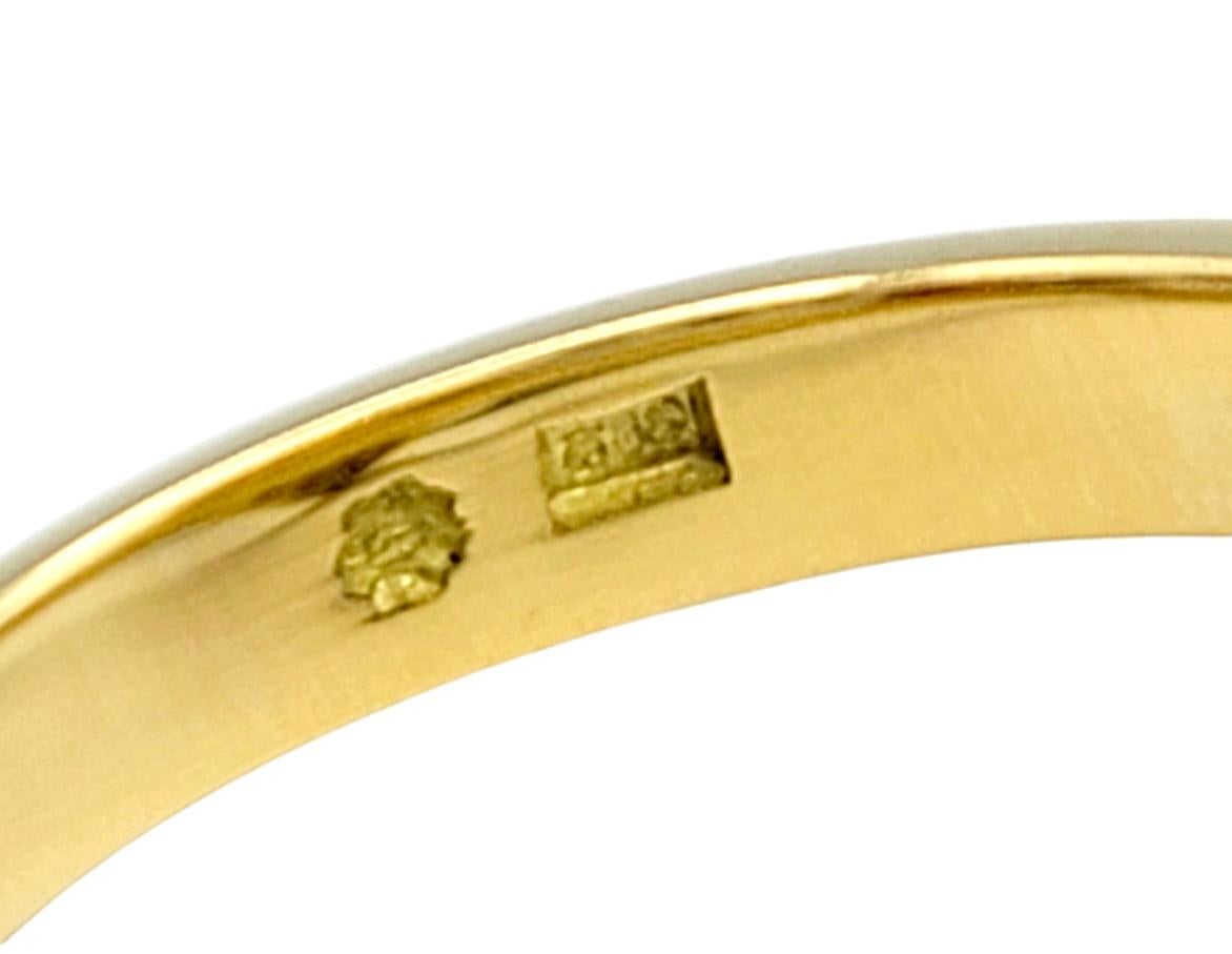 Bague fleur de pétales texturée avec diamant solitaire en or jaune 18 carats Pour femmes en vente