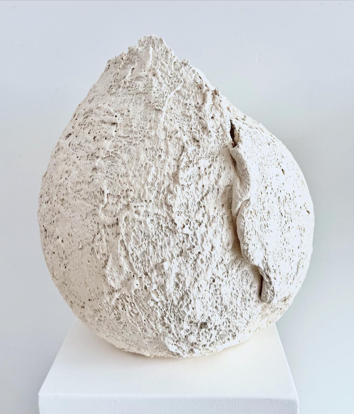 Moderne Porcelaine texturée Vaisseau lune. 