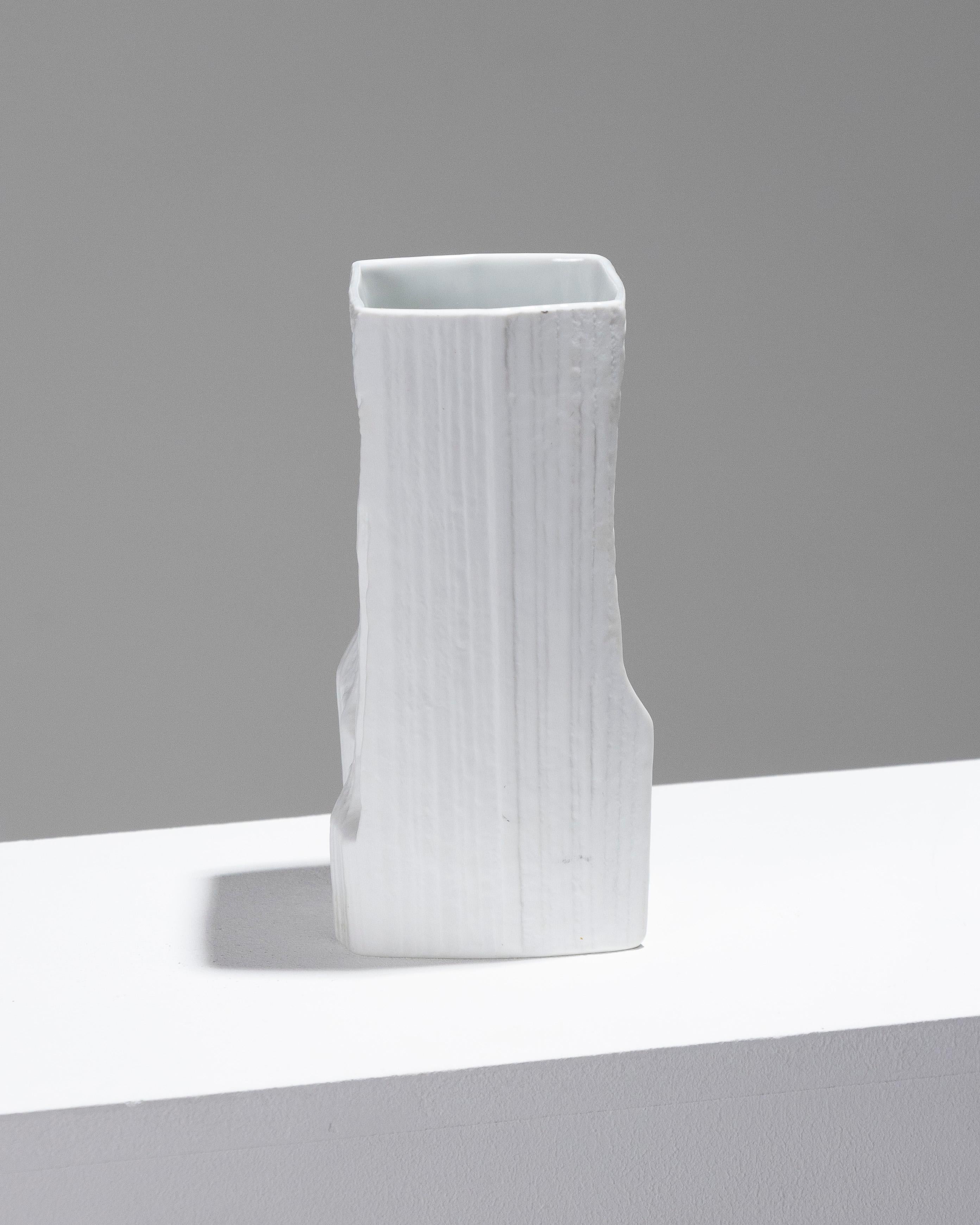 Vaso in porcellana strutturata, Martin Freyer, anni '80 in vendita 1
