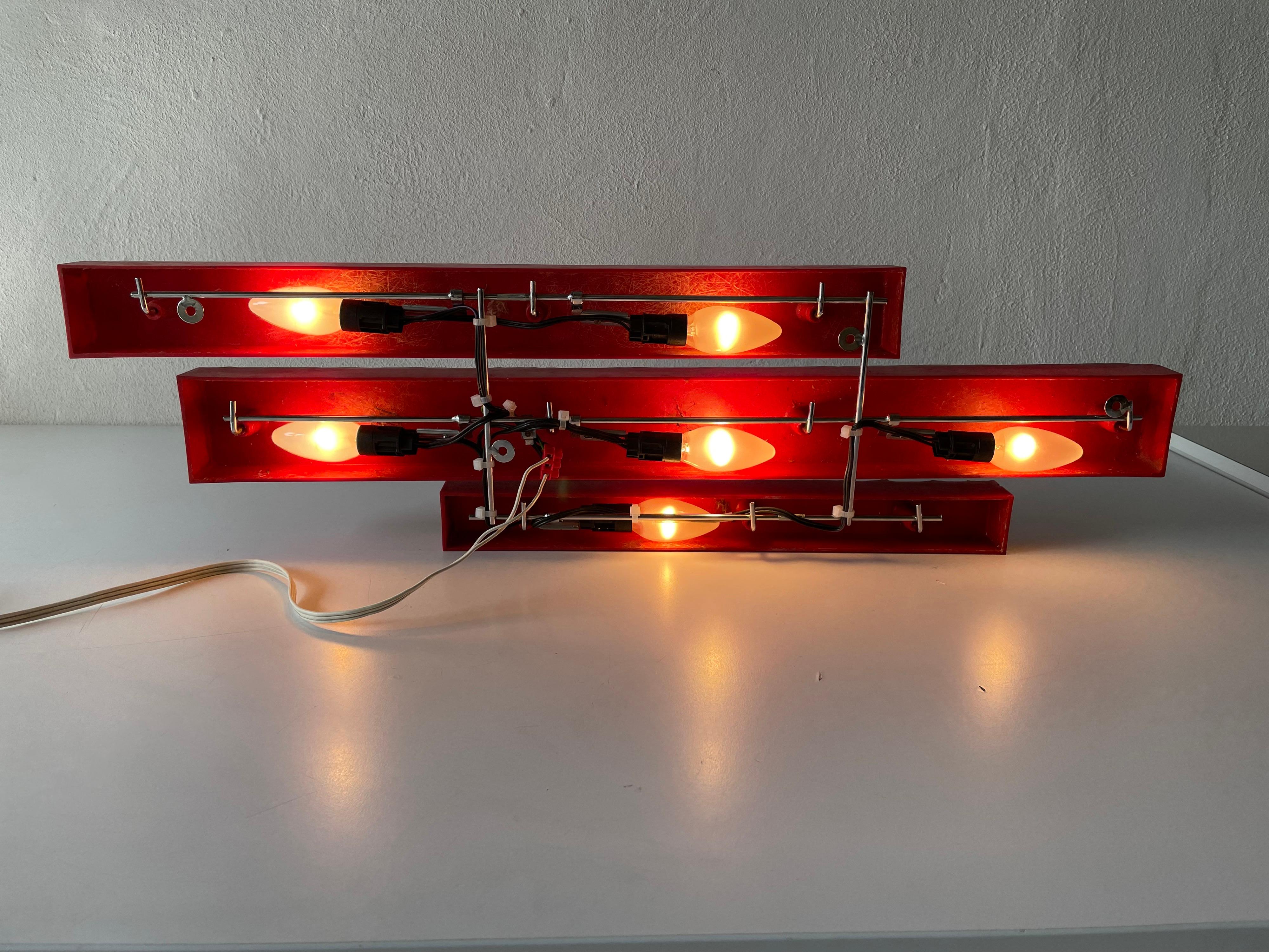 Lampada da parete grande in plastica rossa strutturata di Uwe Mersch Design, Germania anni '70 in vendita 9