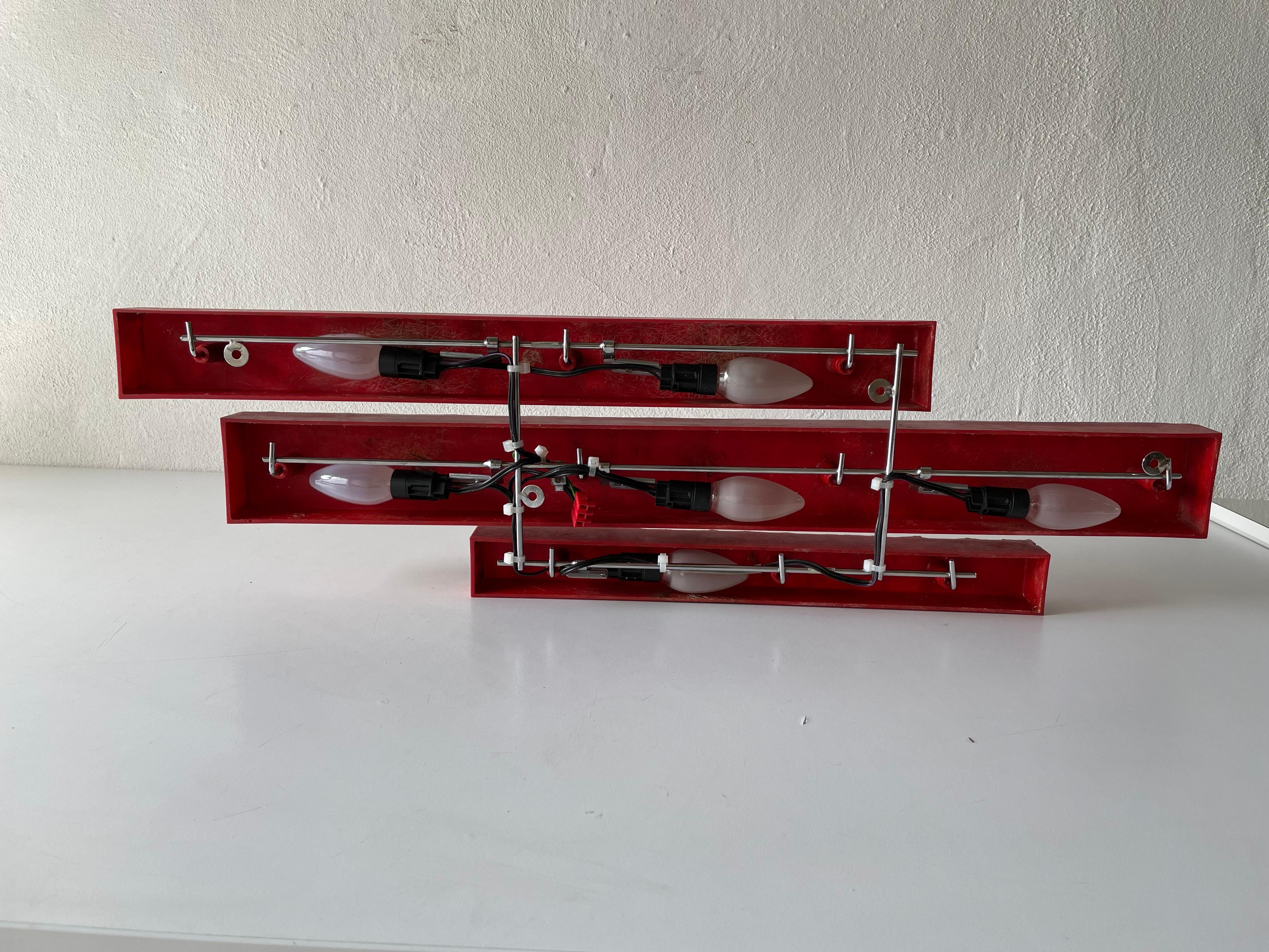 Lampada da parete grande in plastica rossa strutturata di Uwe Mersch Design, Germania anni '70 in vendita 10