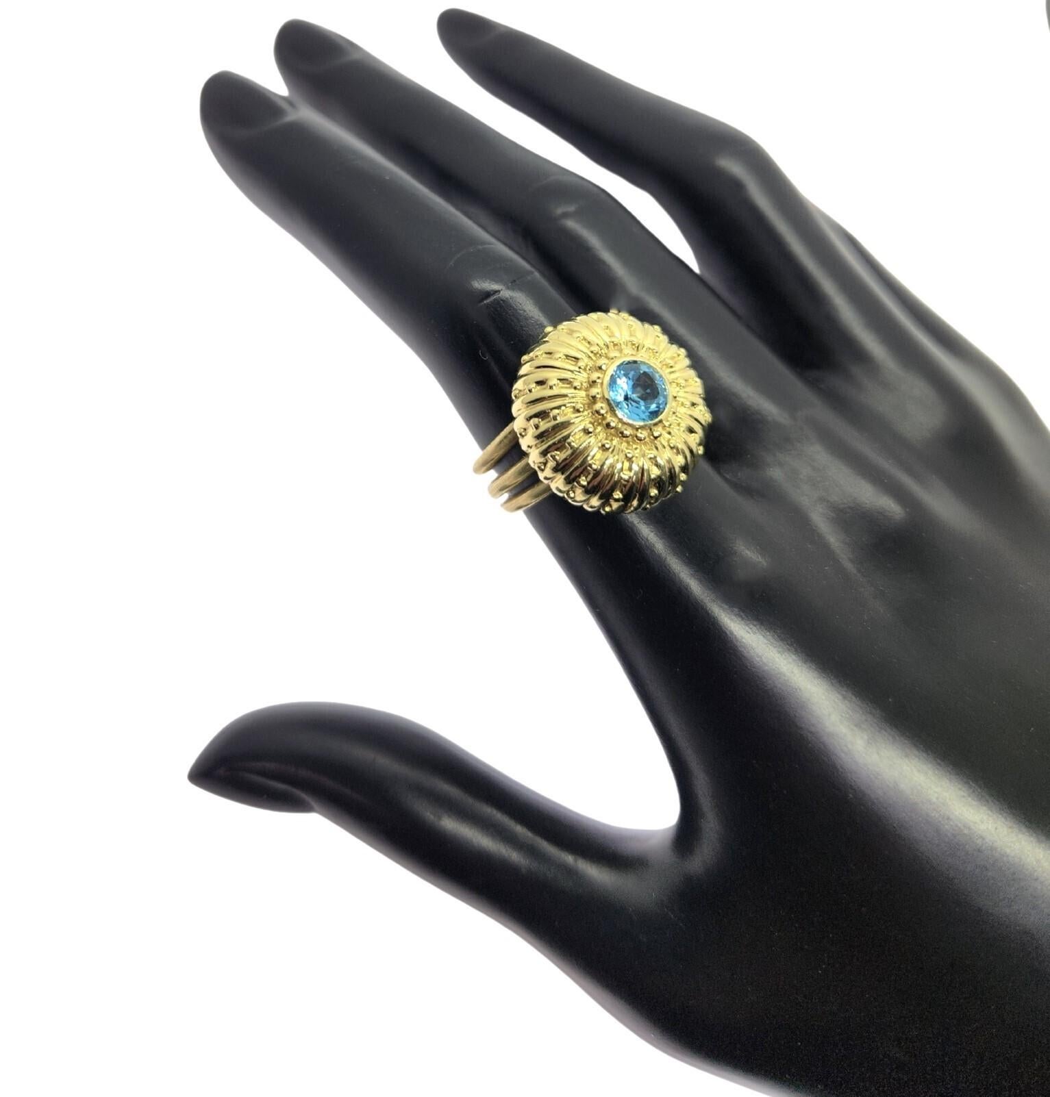Textured Sea Urchin Necklace with Ocean Blue Topaz Center and 18K Gold Necklace In New Condition For Sale In Rutherford, NJ