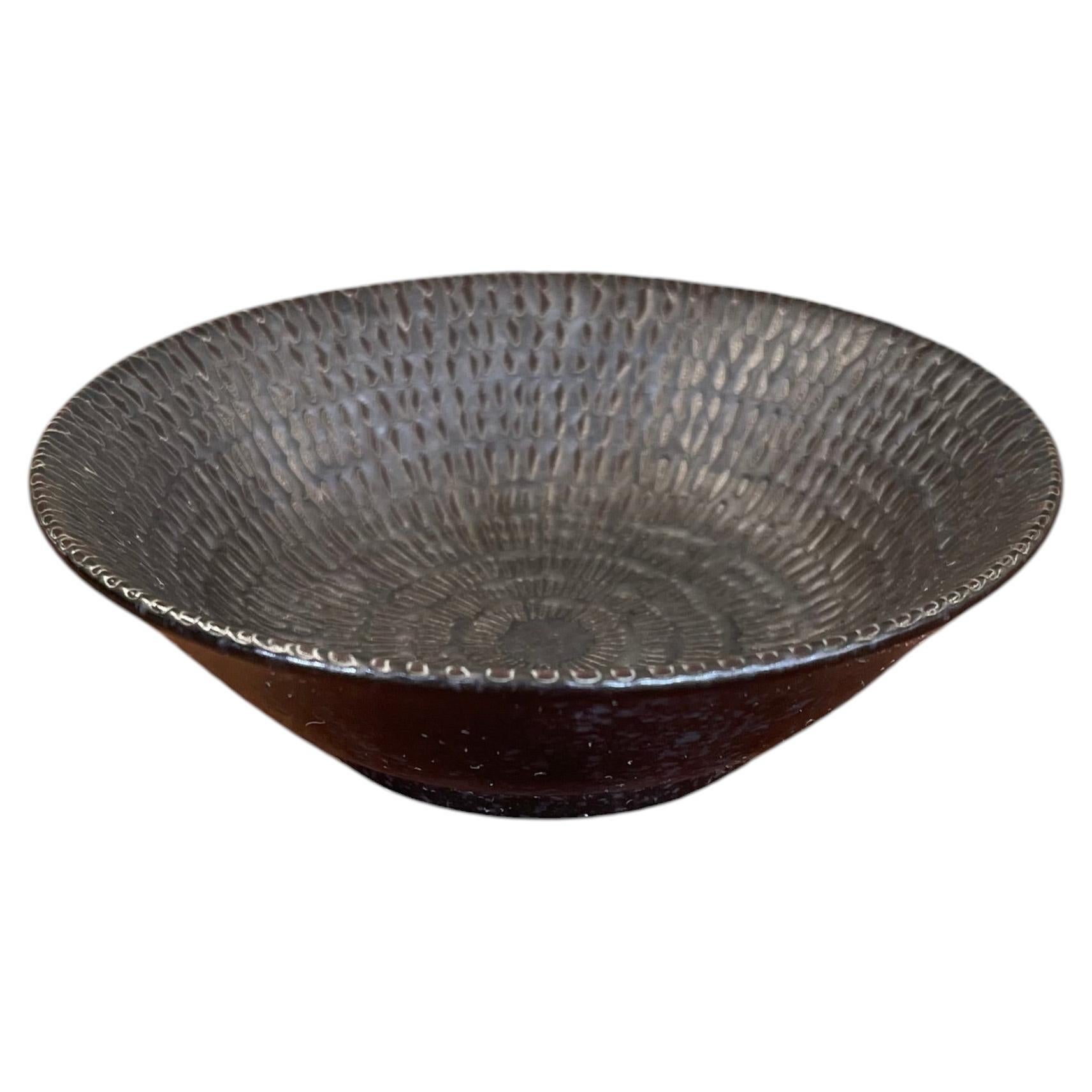 Textured Studio Pottery Bowl in Dark Iron-Glaze Finish with Radiating Pattern. For Sale