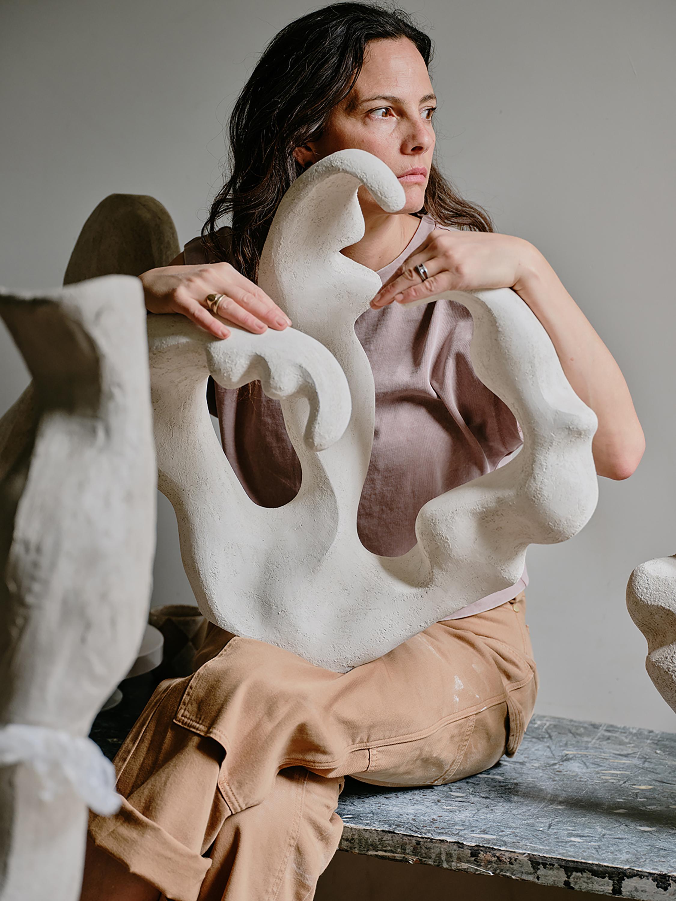 Vase en céramique terre cuite texturée - Récupéré dans une carrière perdue - Fabriqué à la main - Organic Modern en vente 5