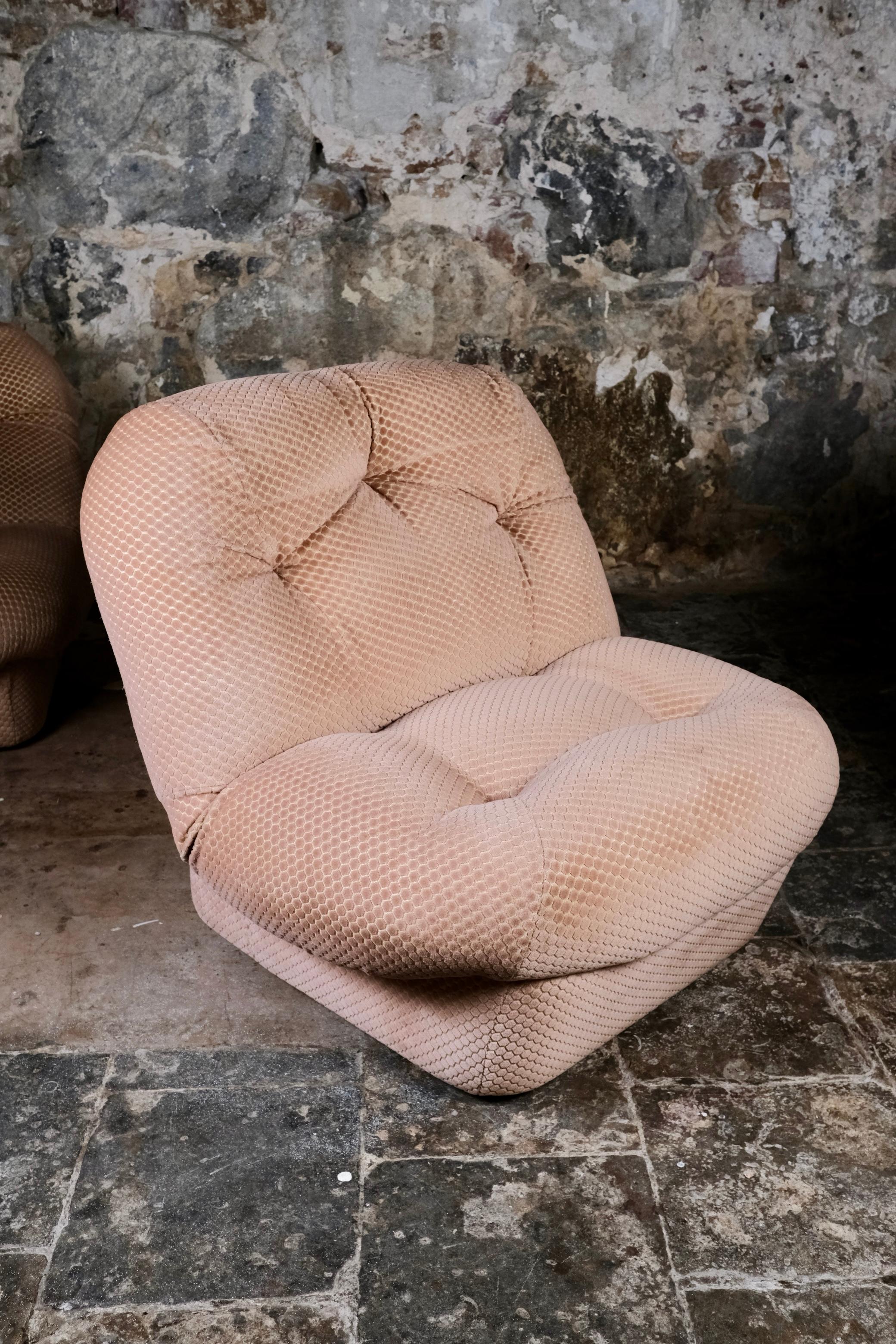 Sessel aus strukturiertem Samt, hergestellt in Frankreich, 1970er Jahre im Zustand „Gut“ im Angebot in Lyon, FR