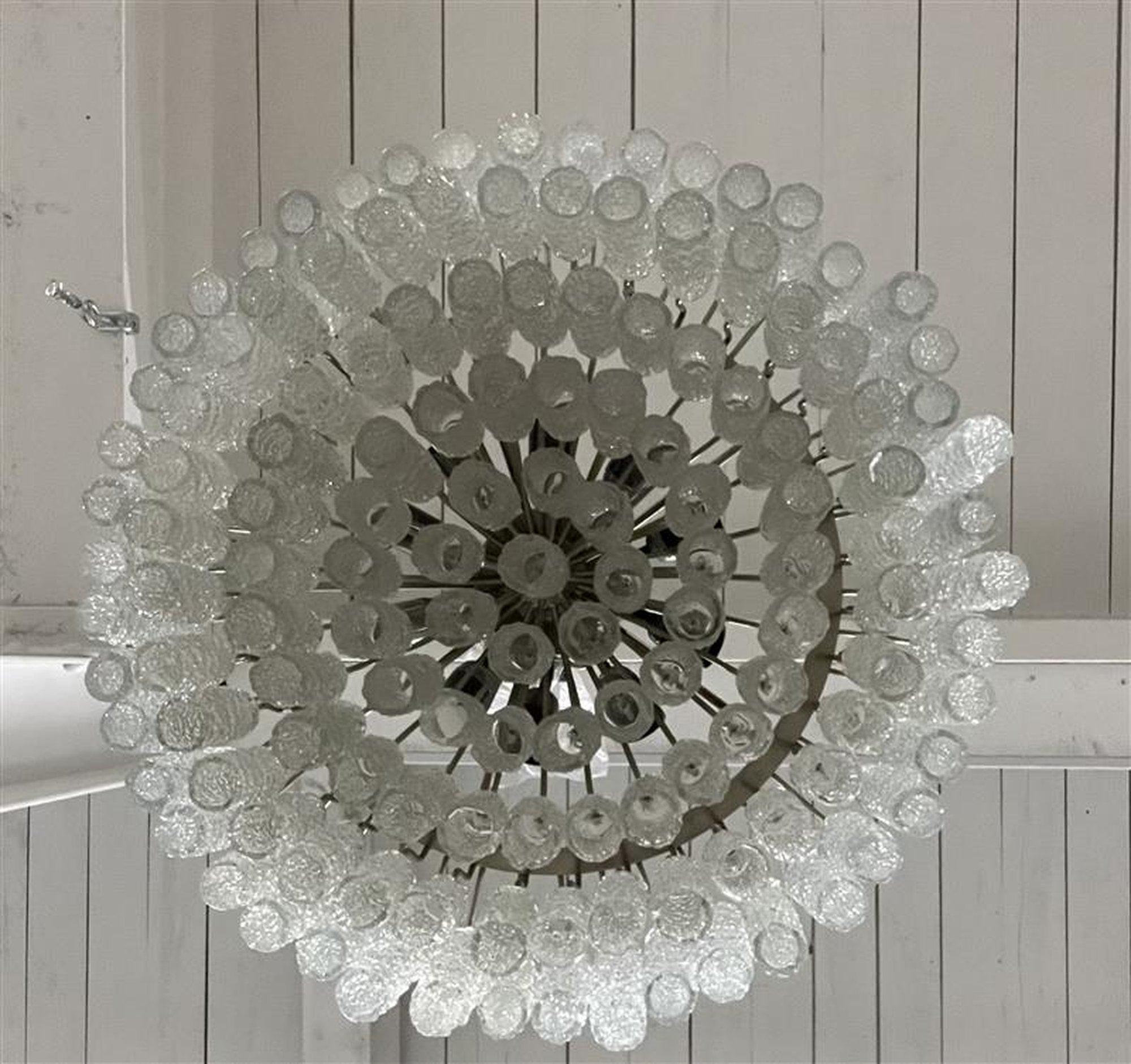 Textured Venini Chandelier  In Good Condition For Sale In Red Lion, PA