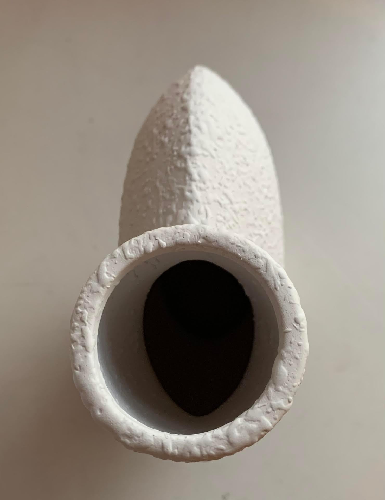 Céramique Vase en céramique blanche texturée en forme de bulle, Design/One, Chine, Contemporain en vente