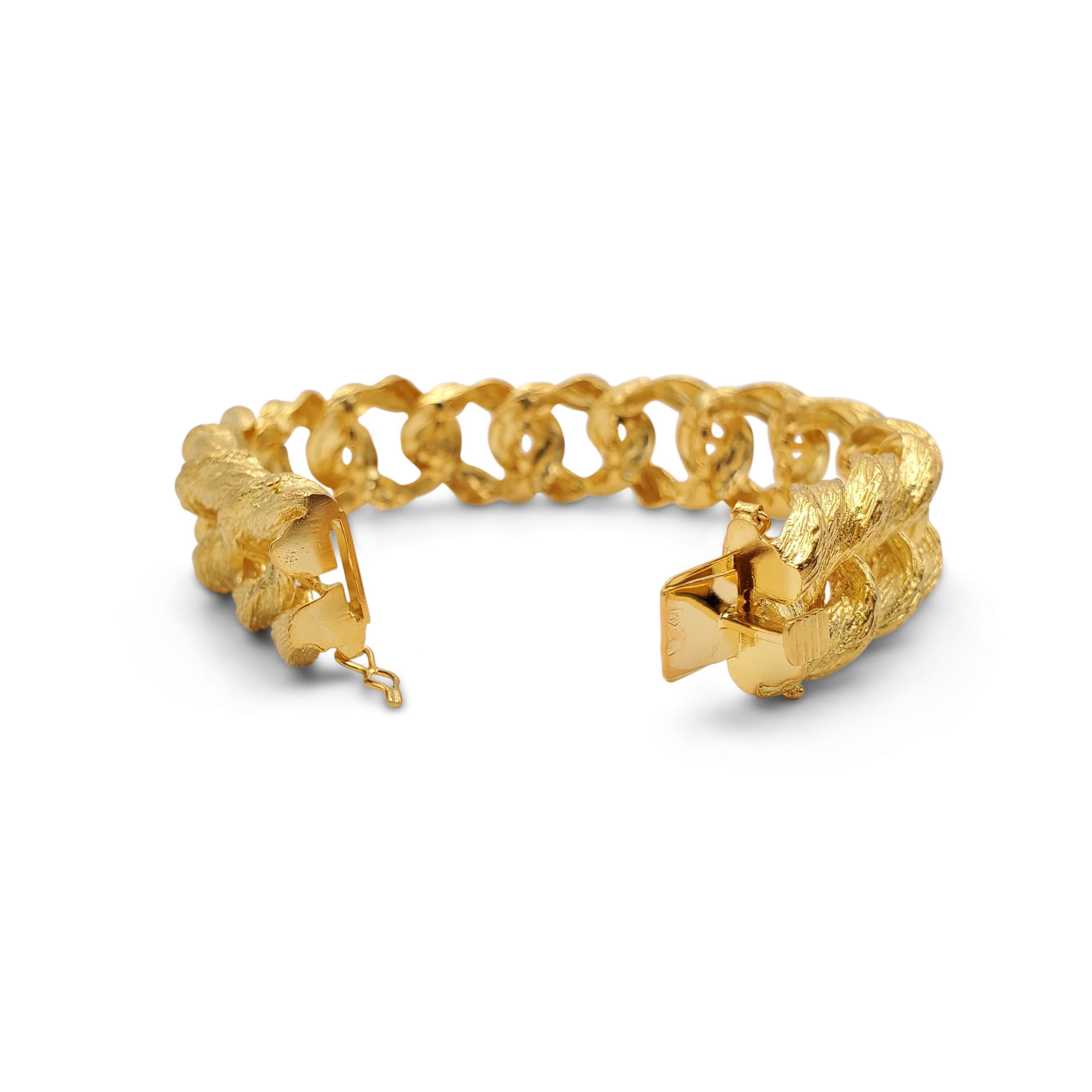 Textured Yellow Gold Curb Link Bracelet In Excellent Condition In New York, NY