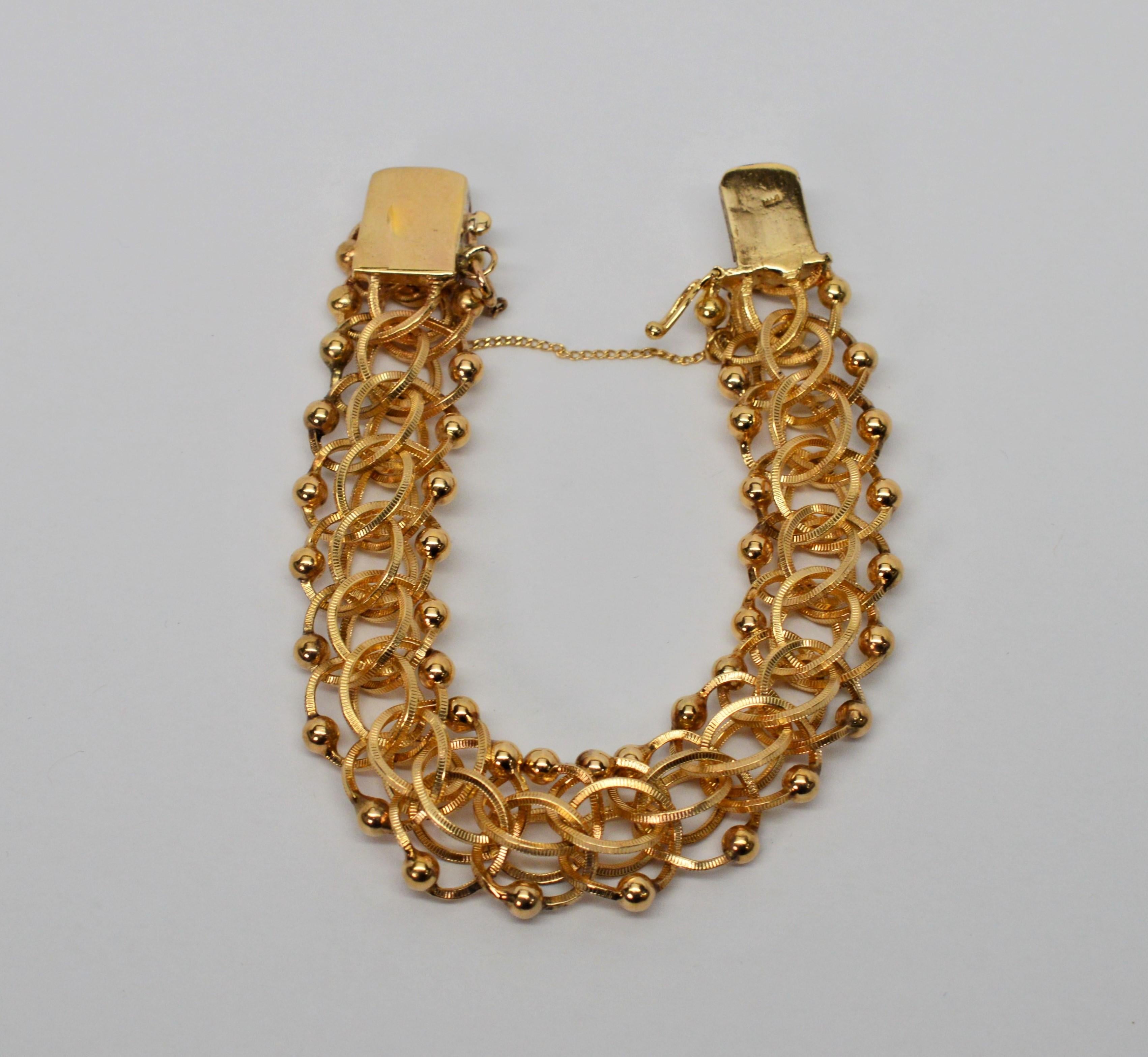 Women's Textured 14 Karat Yellow Gold Interlocking Open Link Chain Bracelet For Sale