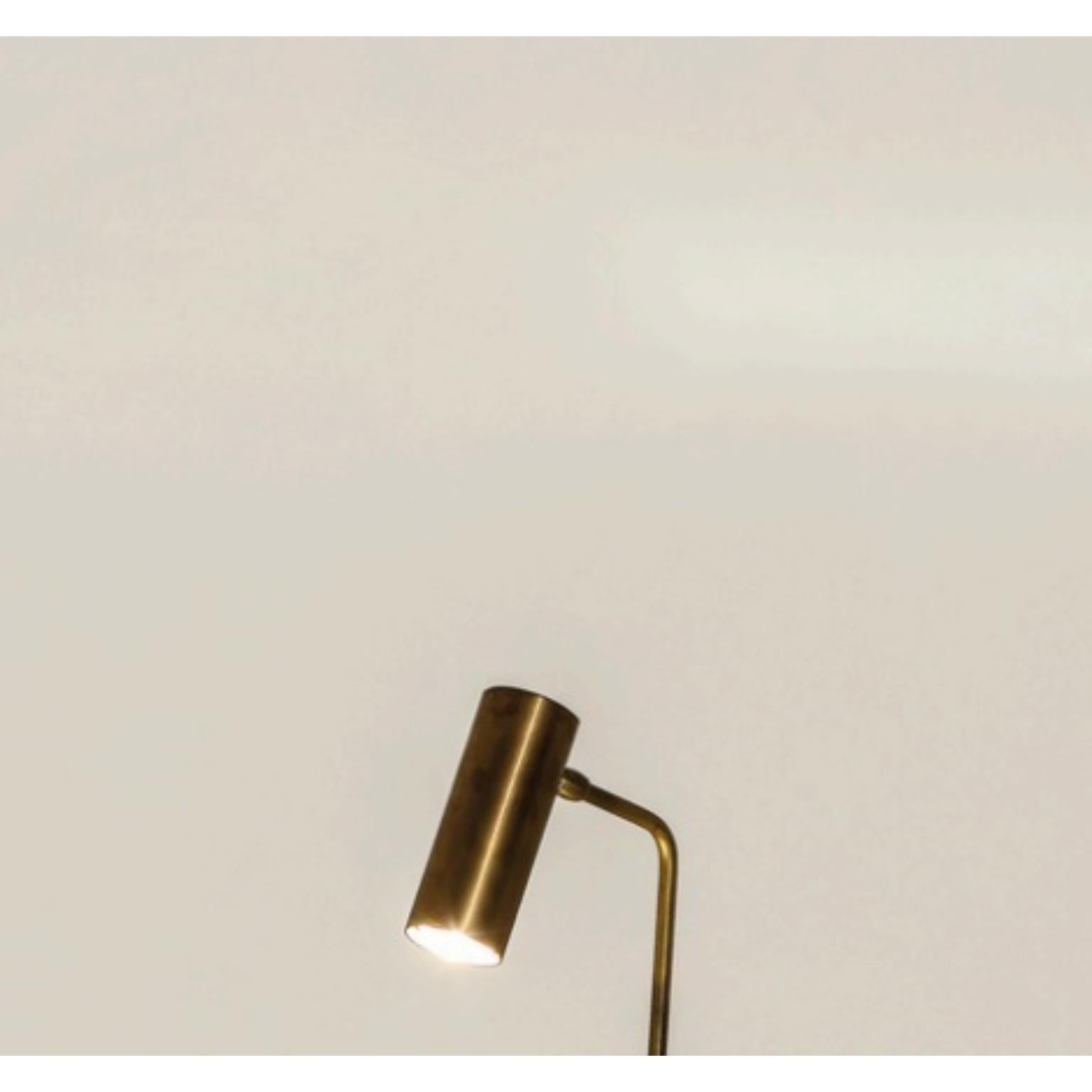 Postmoderne Lampe de table TF200 en laiton satiné avec base en marbre noir par Daluce en vente