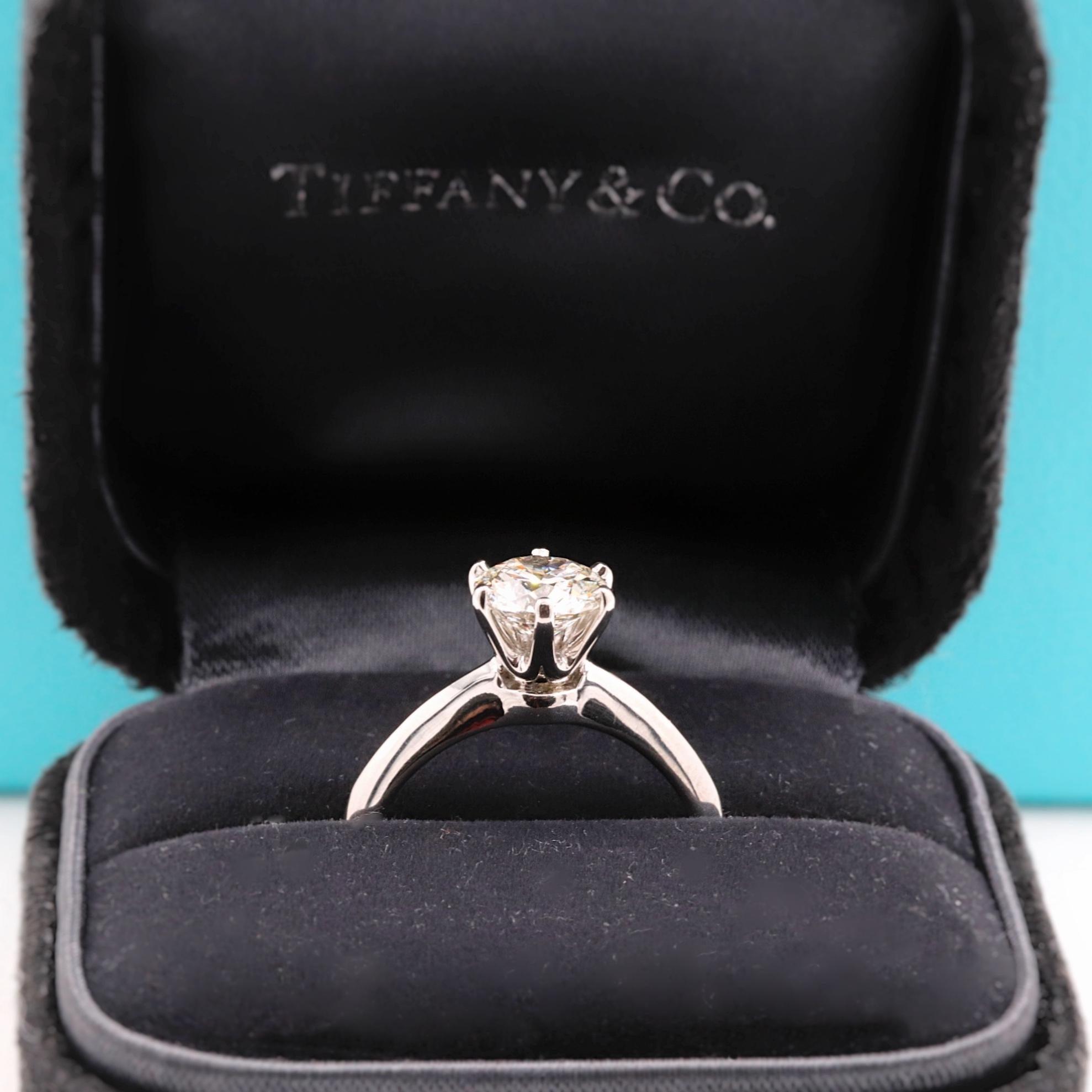 Modern Tiffany & Co. Tiffany Round Diamond 1.00 Carat Engagement Ring Platinum