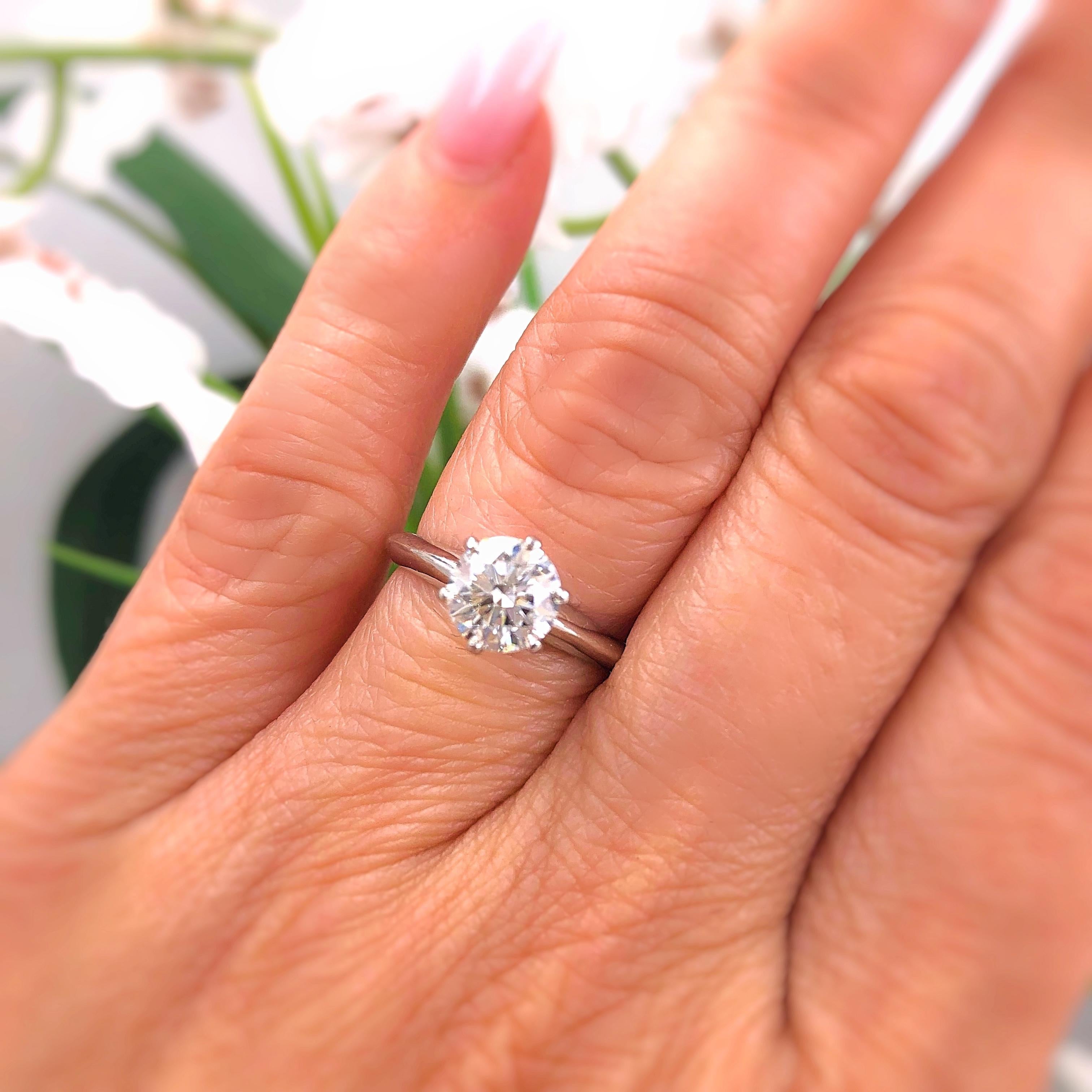 Tiffany & Co. Tiffany Round Diamond 1.00 Carat Engagement Ring Platinum 1