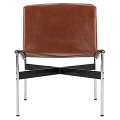 Sedia a sdraio TG-12 in pelle Tan con struttura cromata lucida e barra a T nera