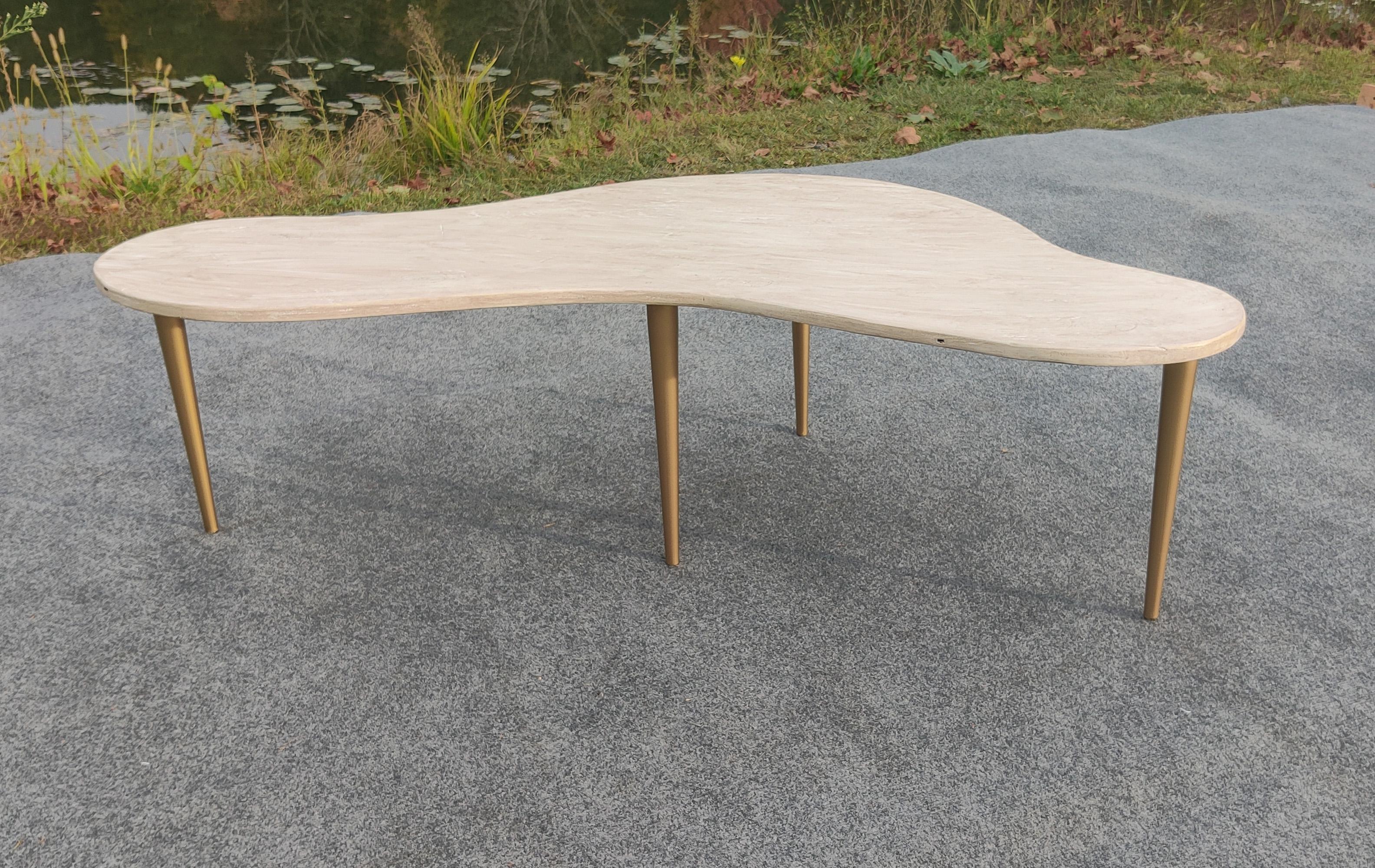 T.H. Table basse en marbre Nero Portoro et laiton de style Gibbings à la forme réniforme italienne en vente 5