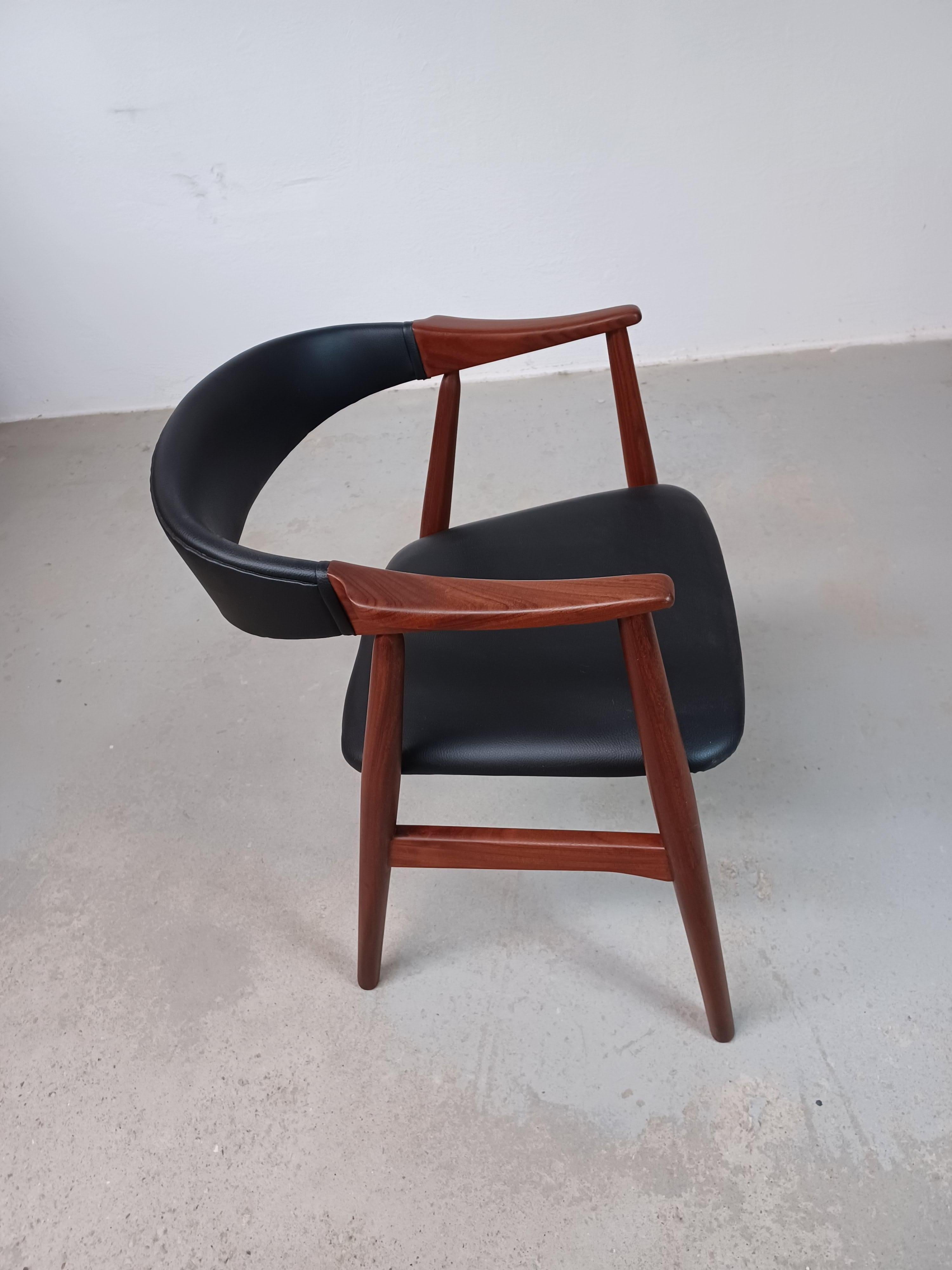 Th. Harlev Teak Armchair Reupholstered in Black Leather. Excellent Condition For Sale 6