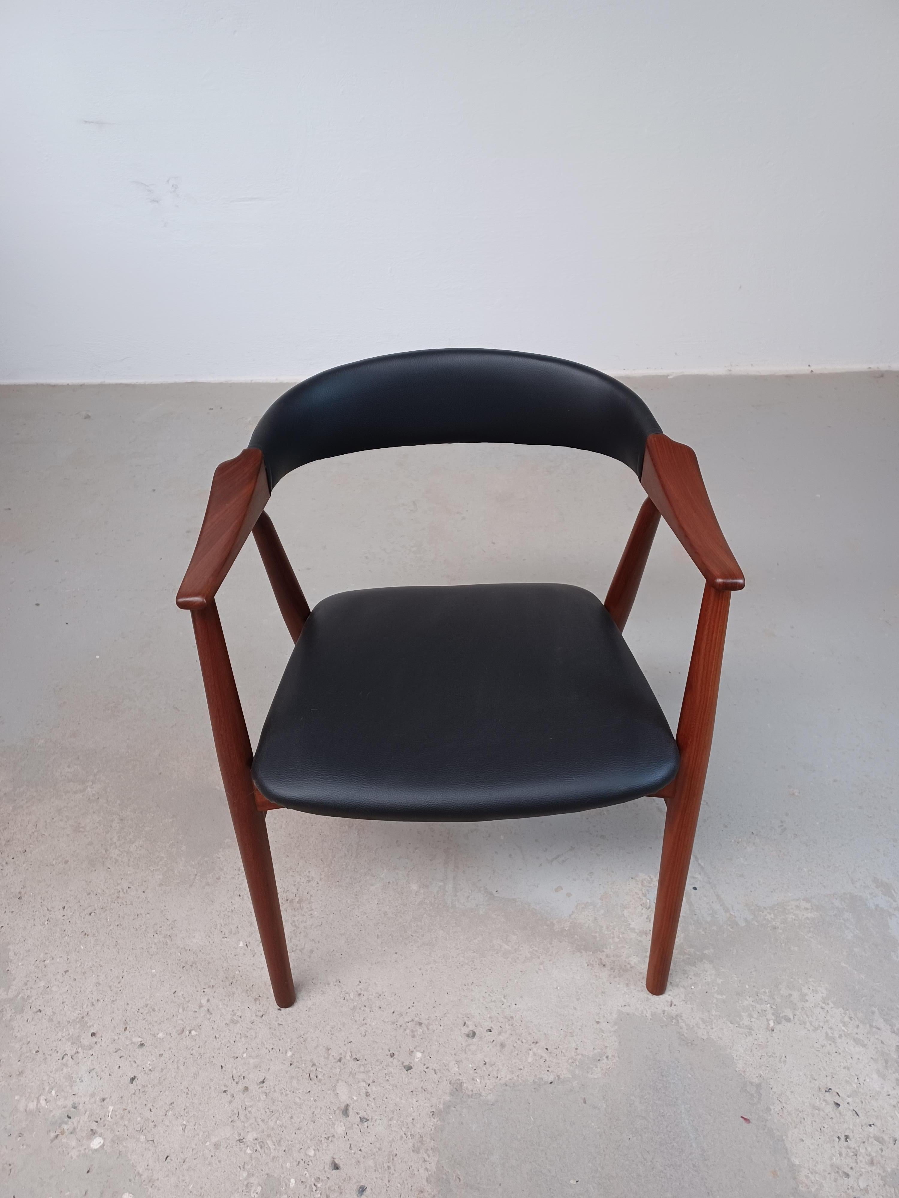 1960s fully restored Th. Harlev teak armchair reupholstered in black leather in excellent condition. 

The model 213 armchair in teak was designed by TH Harlev for Farstrup Møbler in 1958.

The well designed, well crafted and very comfortable chair