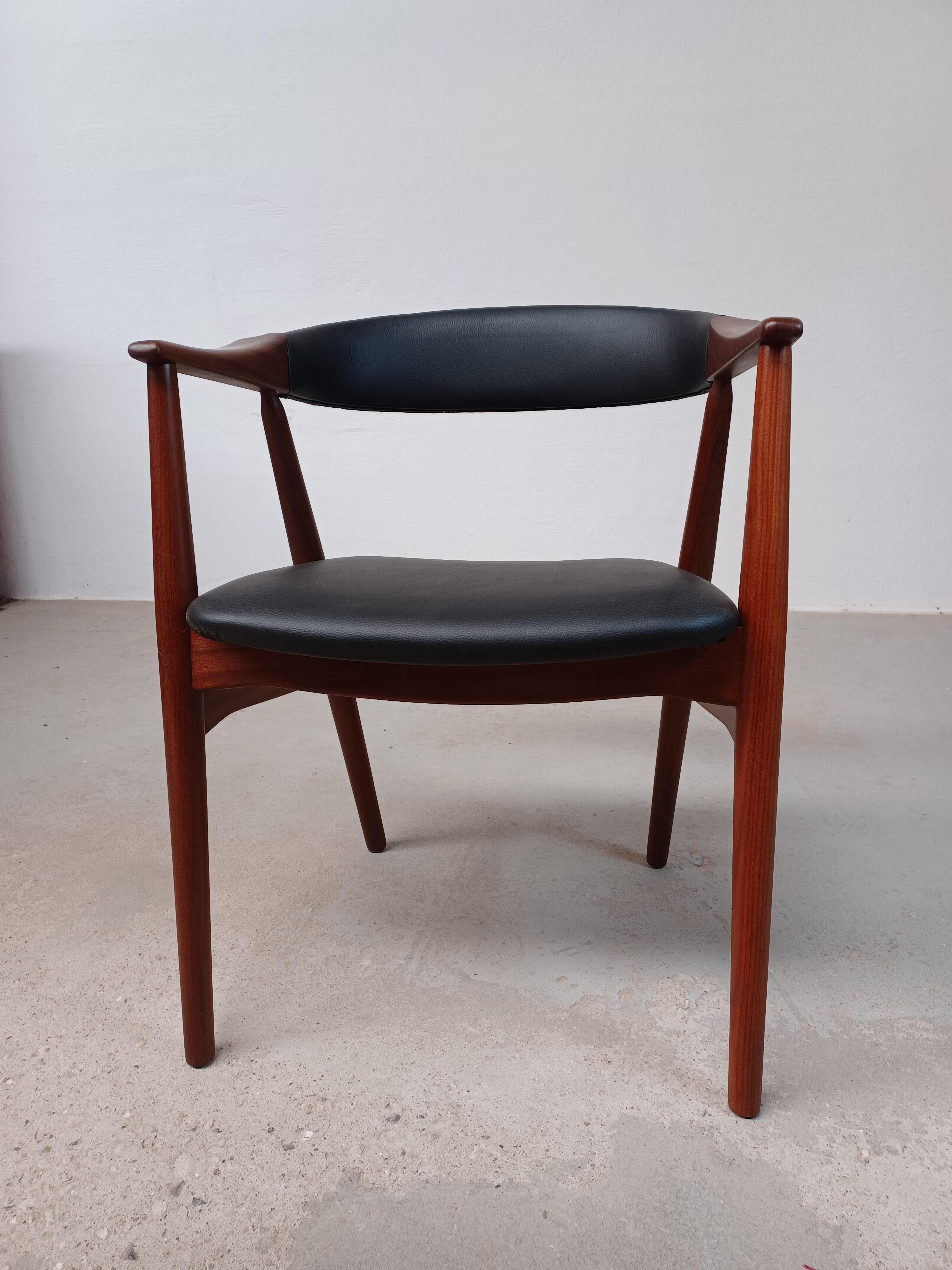 Scandinavian Modern Th. Harlev Teak Armchair Reupholstered in Black Leather. Excellent Condition For Sale