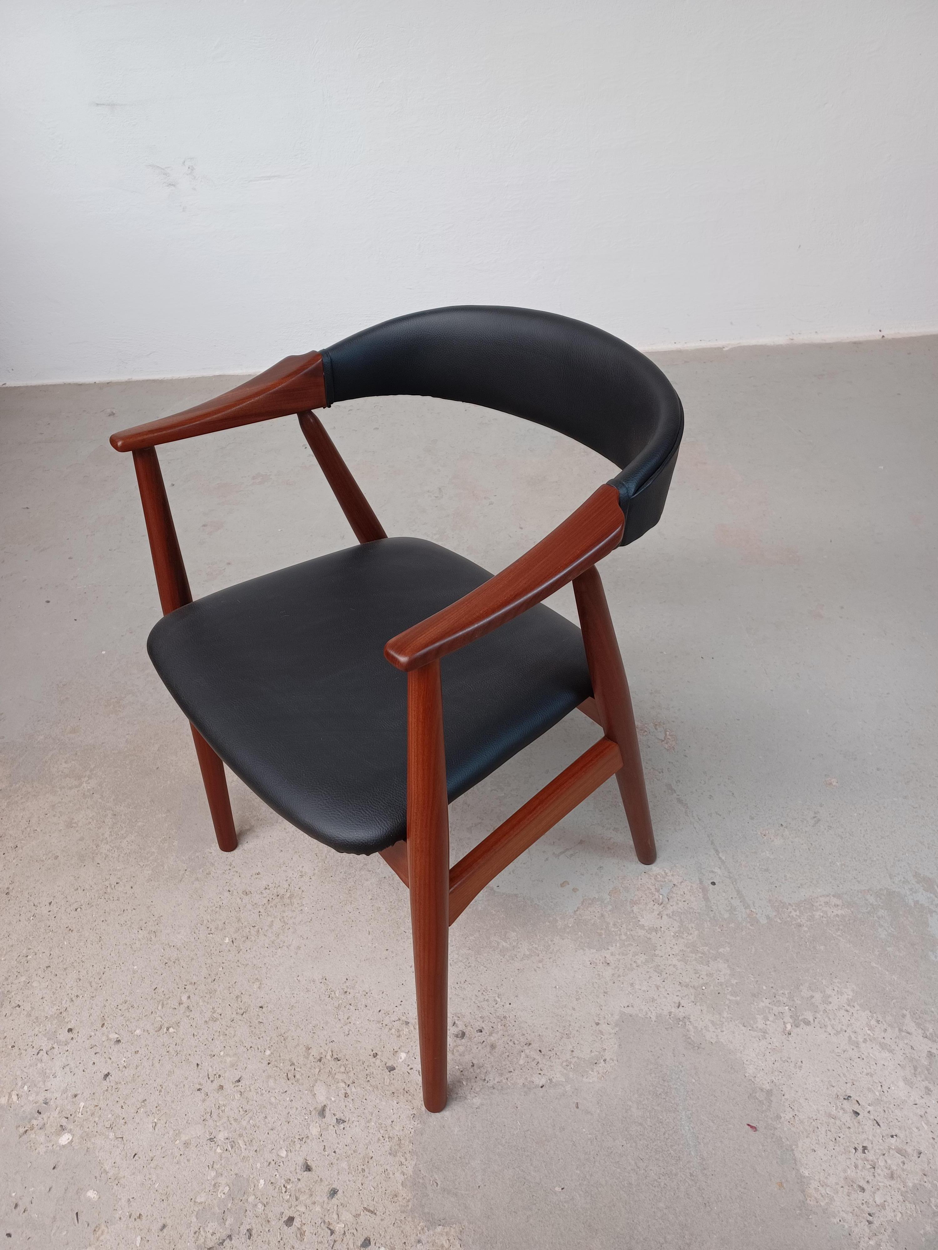 Th. Harlev Teak Armchair Reupholstered in Black Leather. Excellent Condition In Excellent Condition For Sale In Knebel, DK