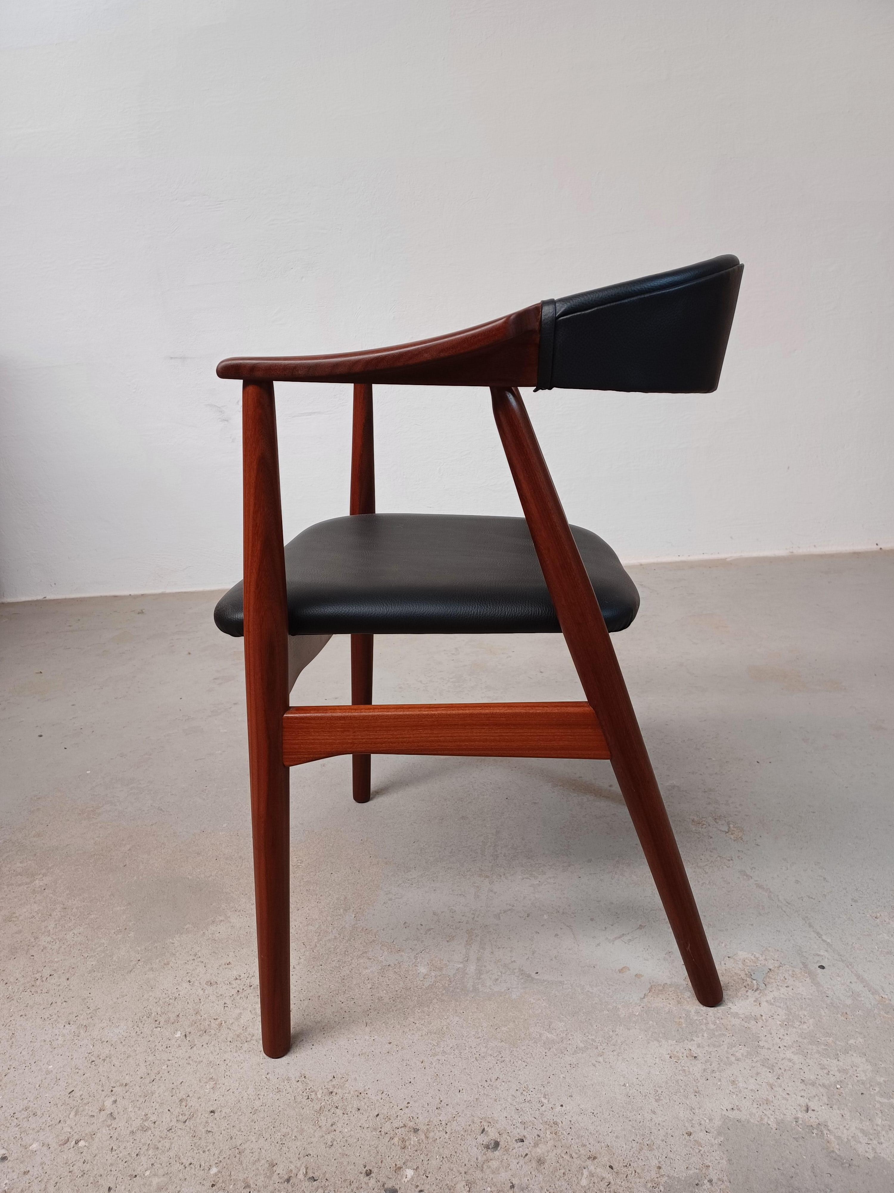 Th. Harlev Teak Armchair Reupholstered in Black Leather. Excellent Condition For Sale 2