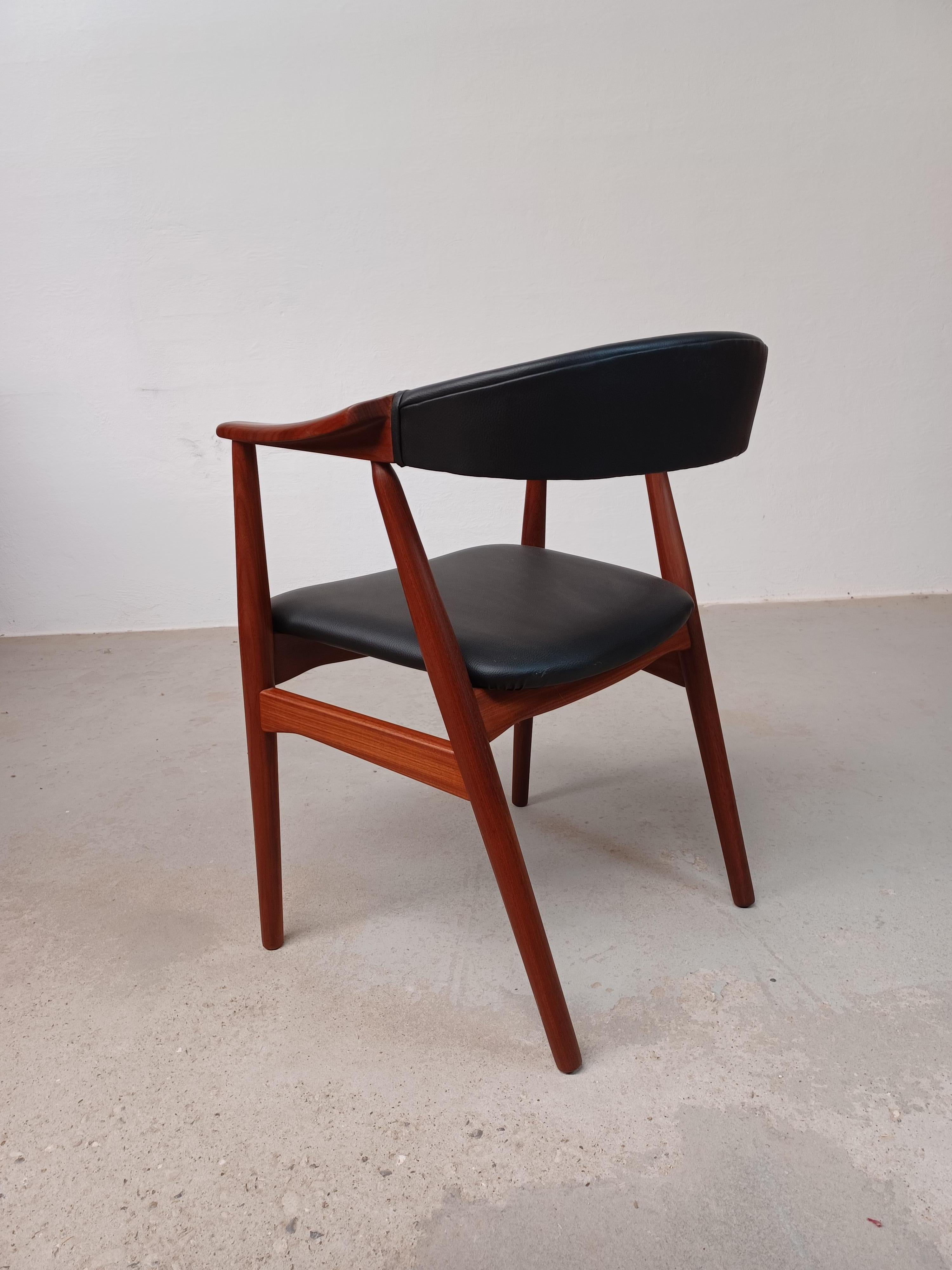 Th. Harlev Teak Armchair Reupholstered in Black Leather. Excellent Condition For Sale 3