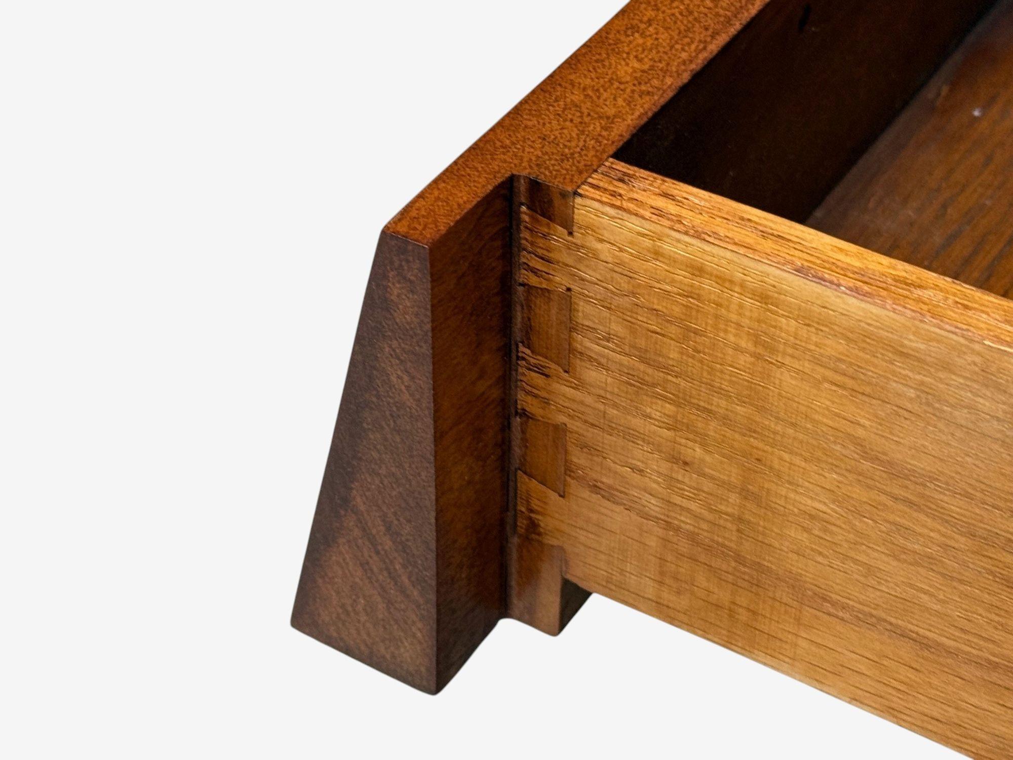T.H. Robsjohn-Gibbings, American Modern, Mahogany, End Tables, USA, 1950s en vente 6