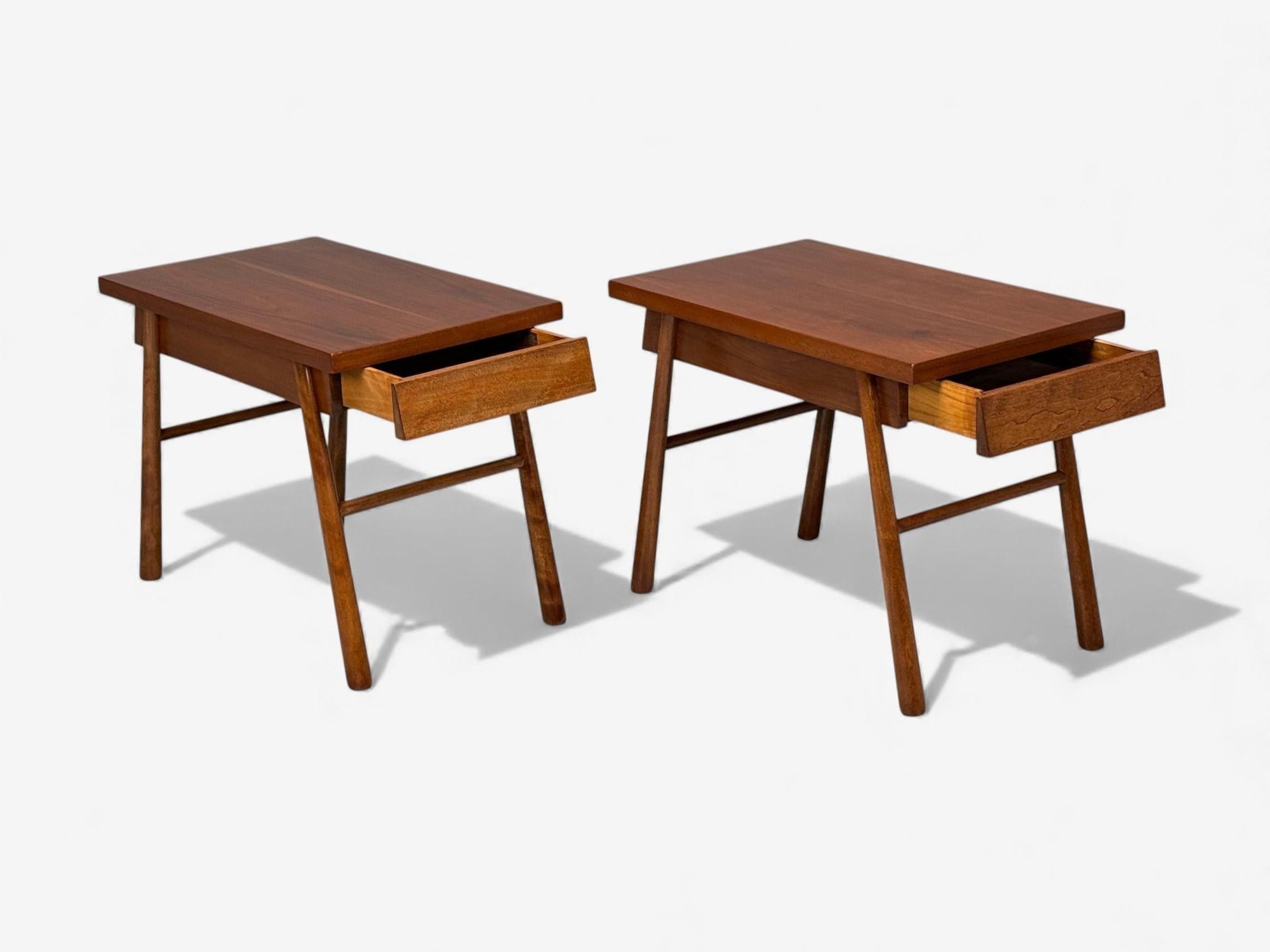 Américain T.H. Robsjohn-Gibbings, American Modern, Mahogany, End Tables, USA, 1950s en vente