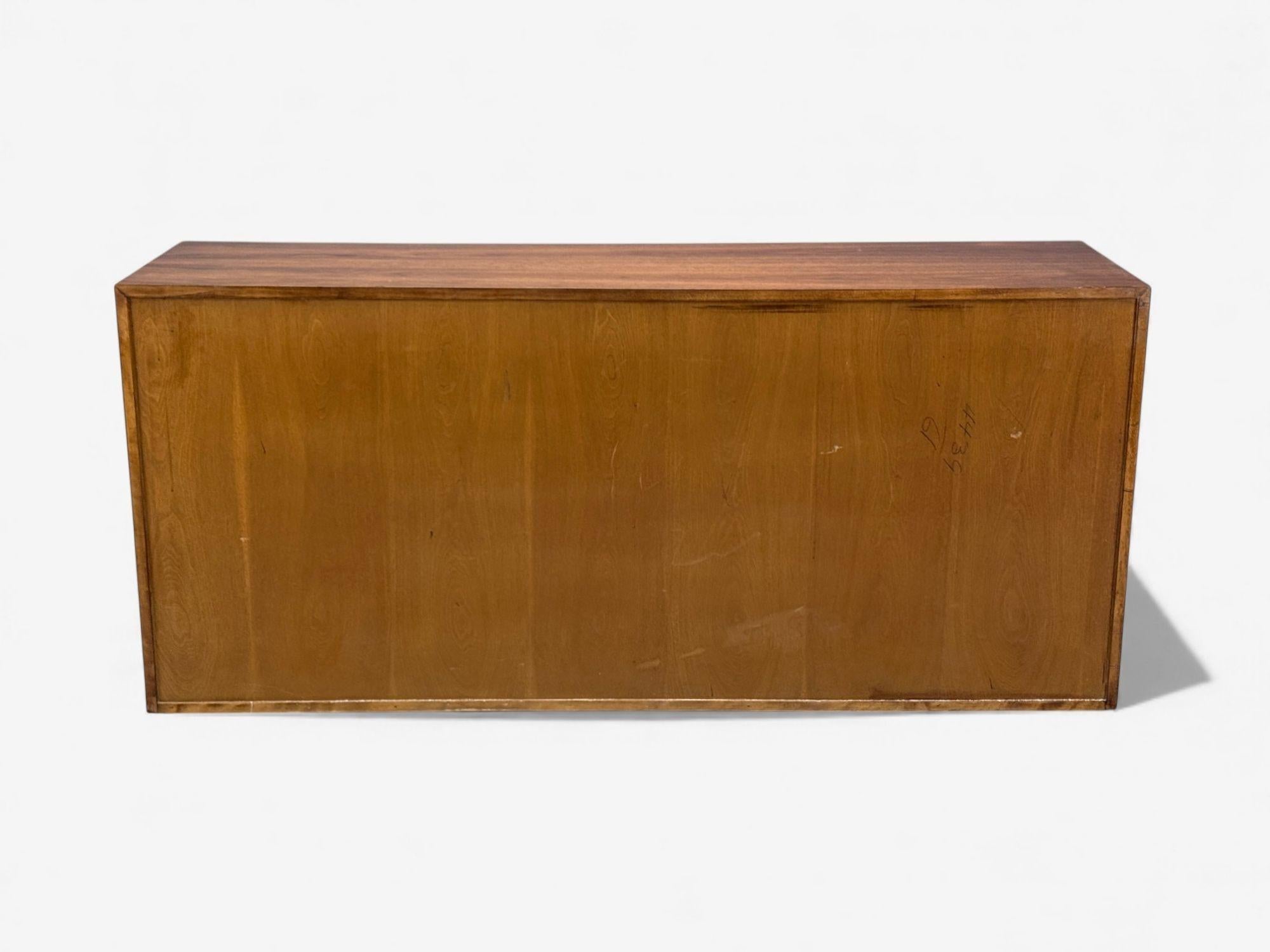 T.H. Robsjohn-Gibbings, American Modern, Walnut, Dresser, USA 1960s in vendita 5