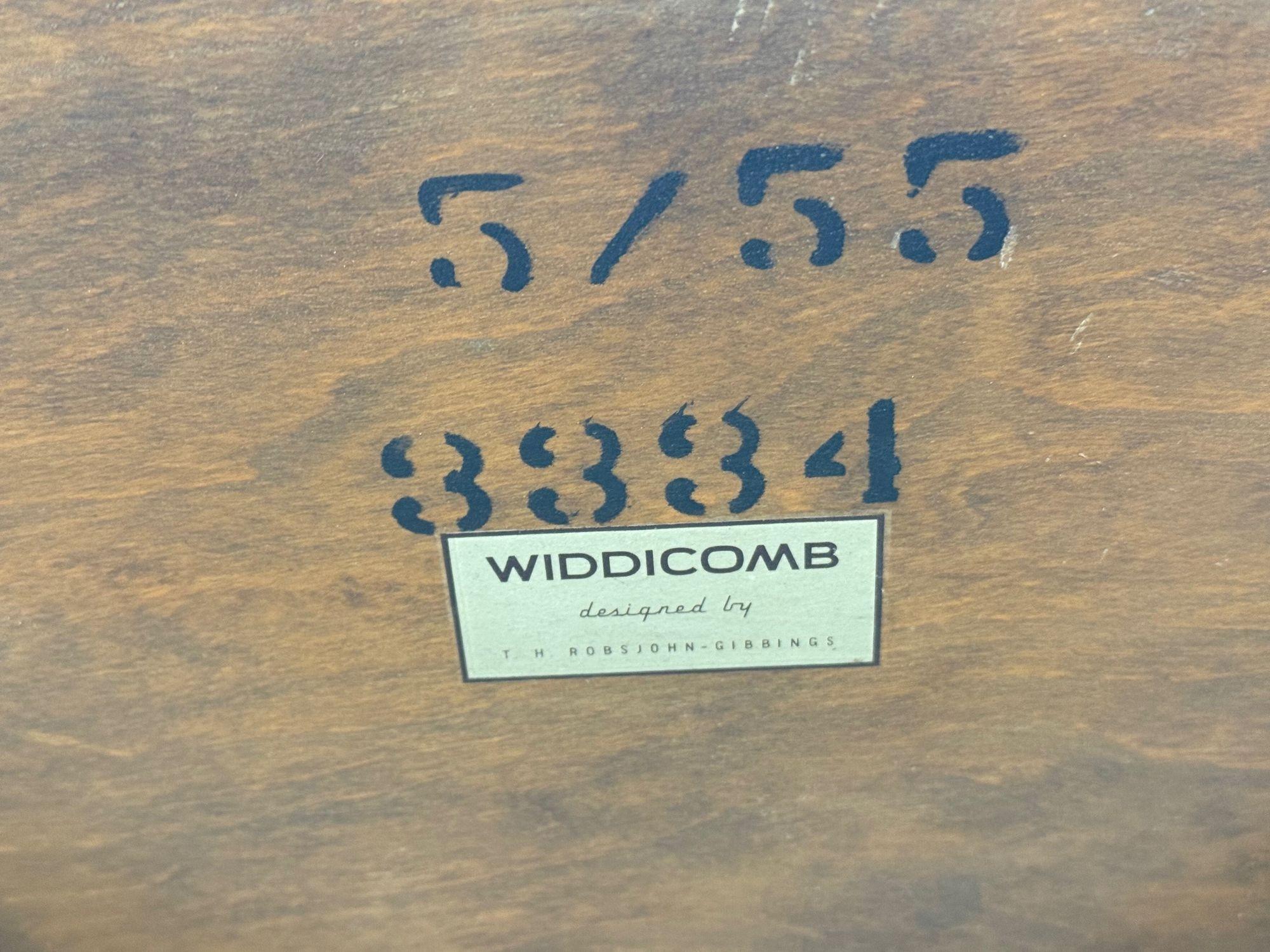 T.H. Robsjohn-Gibbings, American Modern, Walnut, Side Table, USA, 1960s For Sale 8