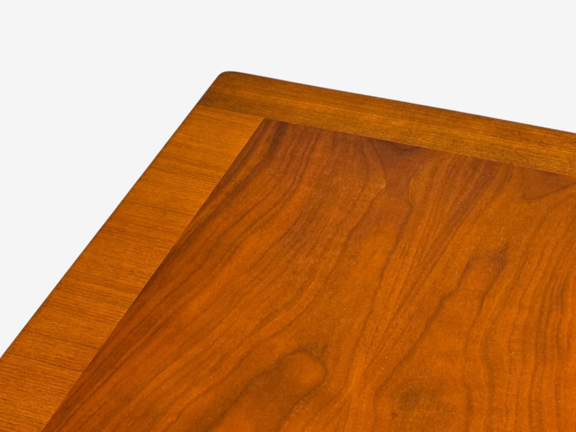 T.H. Robsjohn-Gibbings, American Modern, Walnut, Side Table, USA, 1960s For Sale 1