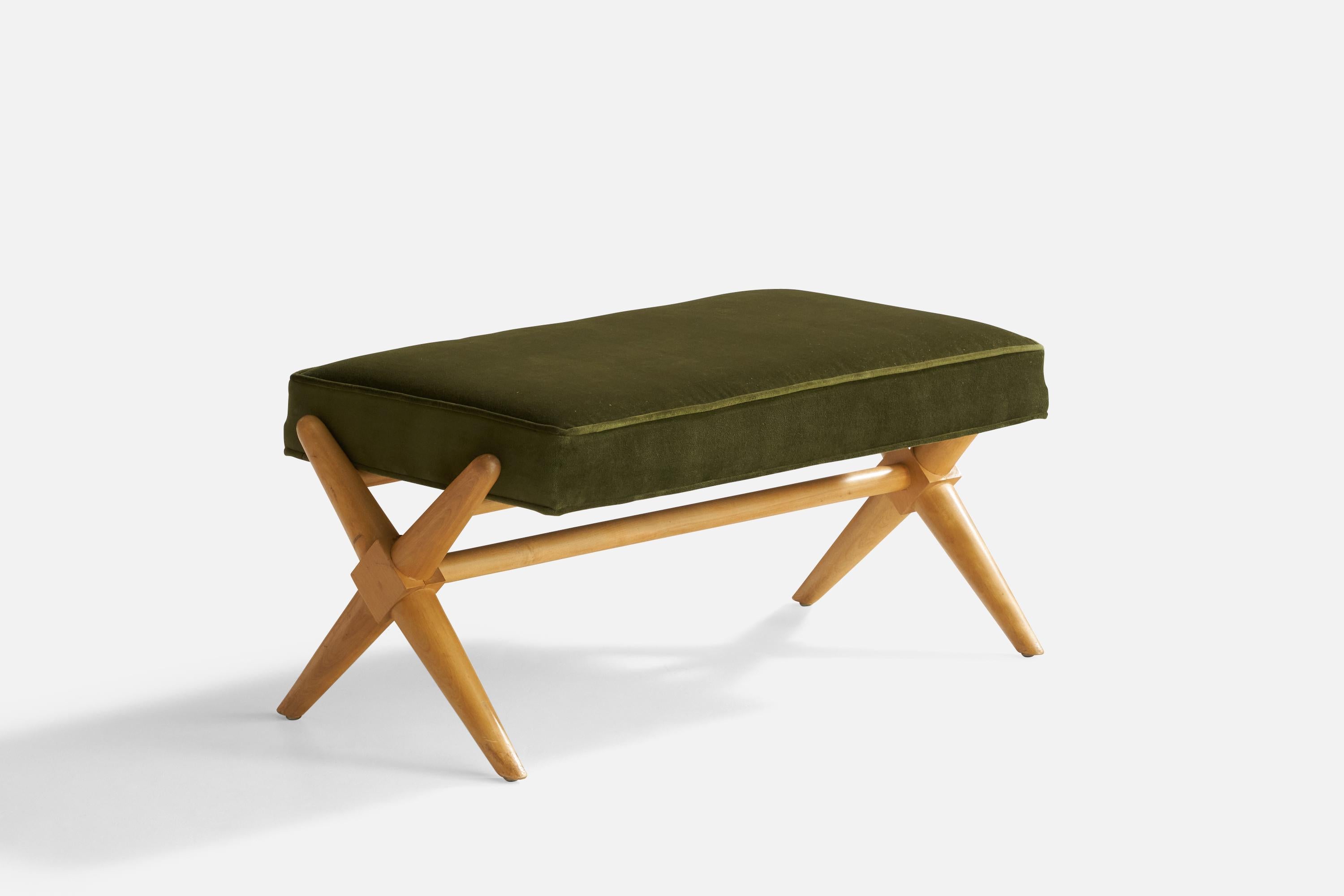 An oak and green velvet fabric bench designed by T.H. Robsjohn-Gibbings and produced by Widdicomb, Grand Rapids, Michigan, USA, 1950s.

Seat height 15.5