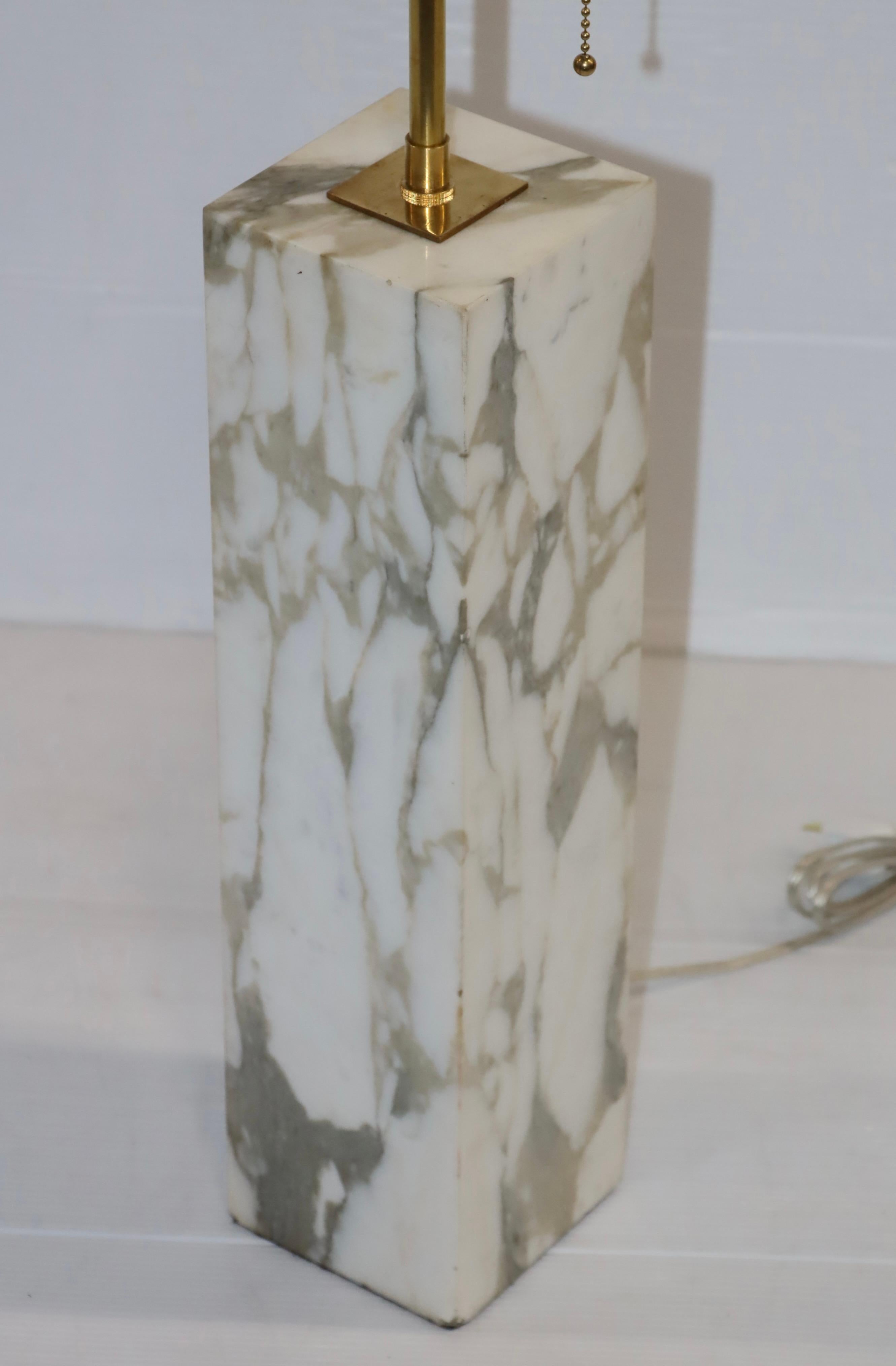 T.H. Robsjohn Gibbings Carrara Marble Table Lamp with Brass Hardware In Good Condition In New York, NY