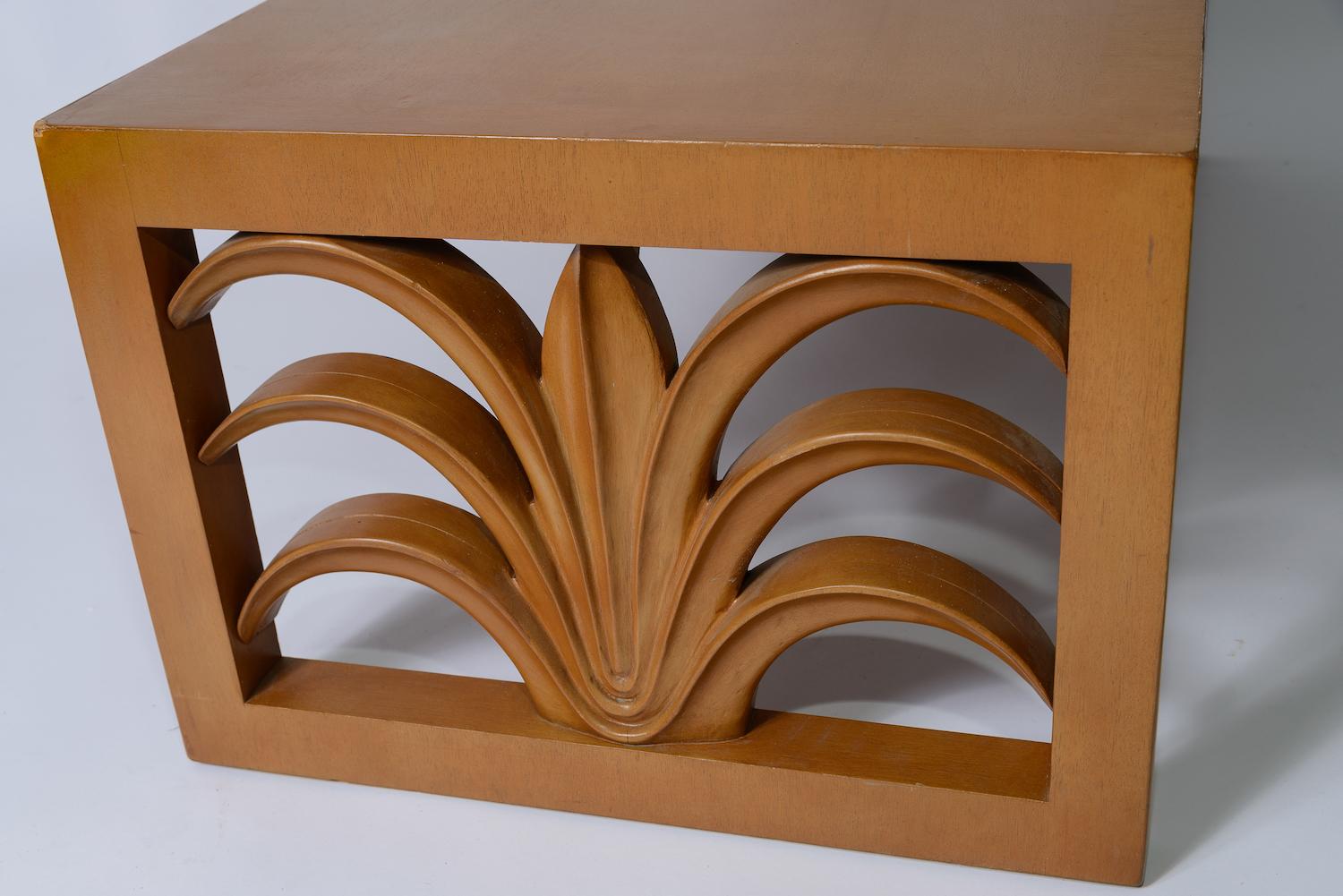 Table grenouille de palmier sculptée de TH Robsjohn- Gibbings Bon état - En vente à West Palm Beach, FL