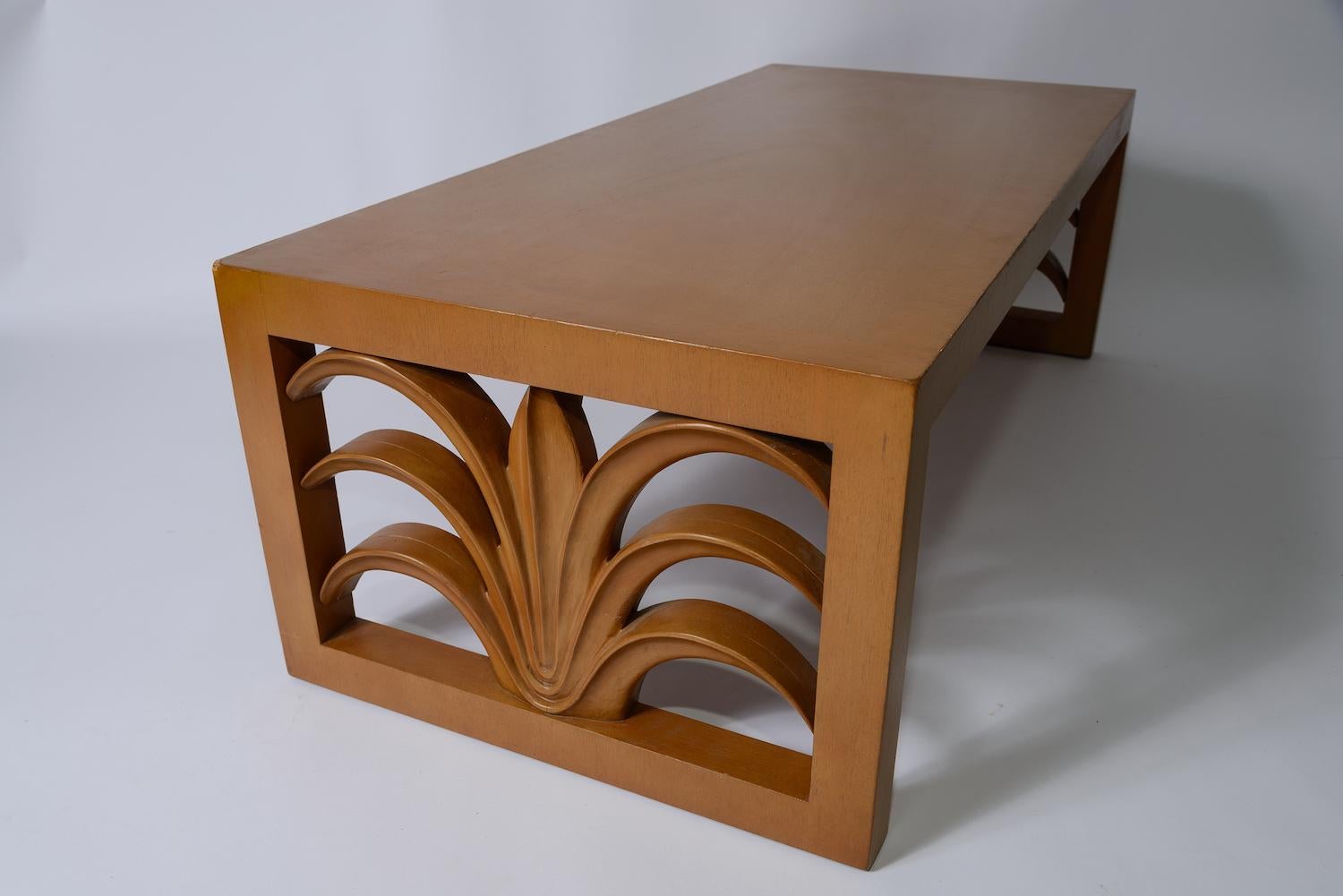 Milieu du XXe siècle Table grenouille de palmier sculptée de TH Robsjohn- Gibbings en vente