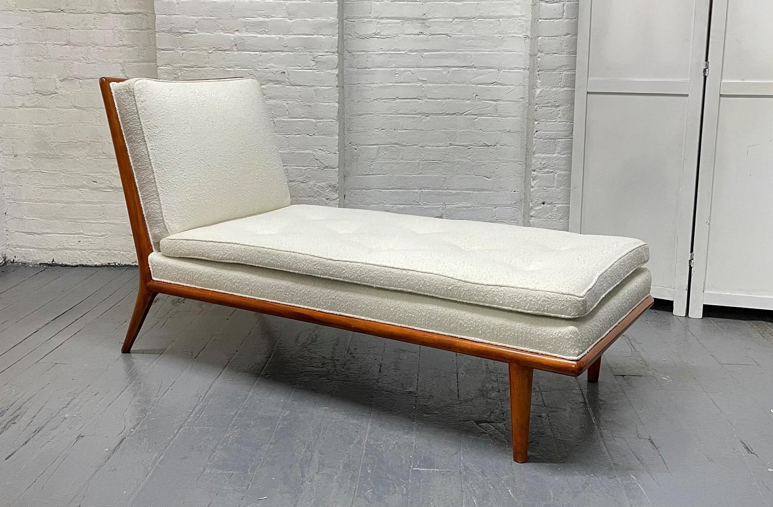 T.H. Robsjohn Gibbings Chaise Lounge in Bouclé 4