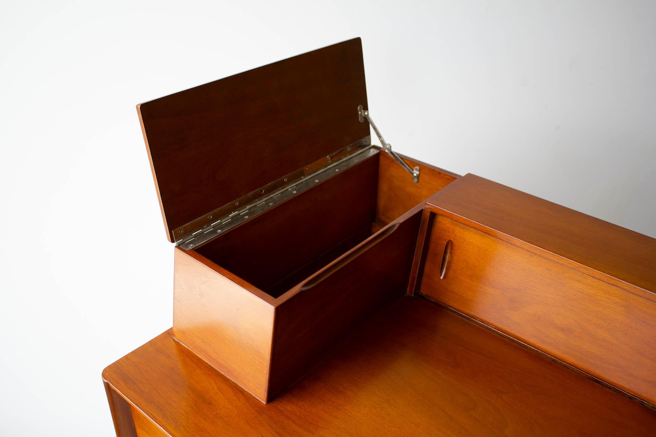 T.H. Robsjohn-Gibbings Desk for Widdicomb in Mahogany with Sabre Legs, 1950s 2