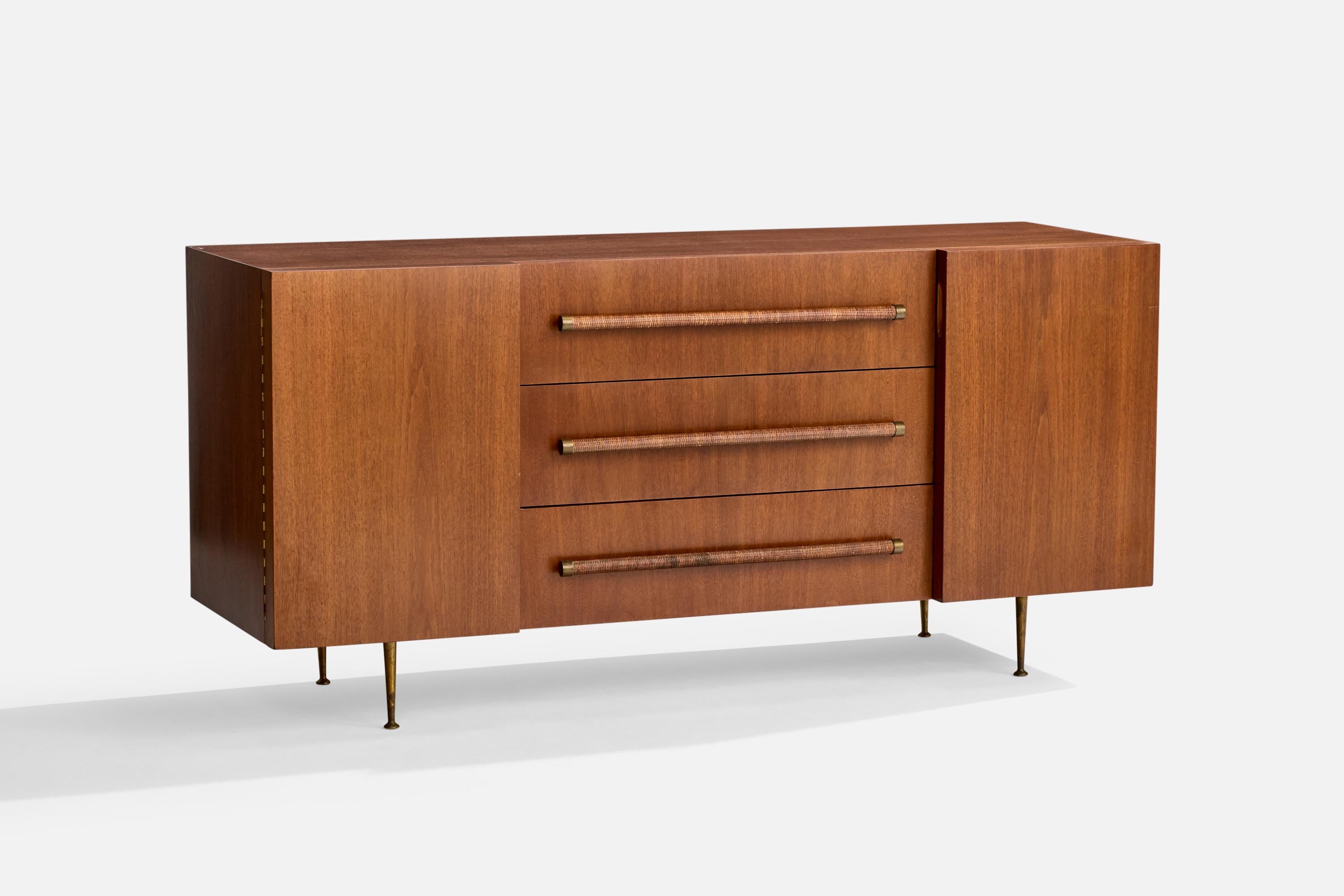 Commode ou armoire en noyer, laiton et rotin conçue par AT&T. Robsjohn-Gibbings et produit par Widdicomb, États-Unis, années 1950.

Dimensions globales (pouces) : 32.25 