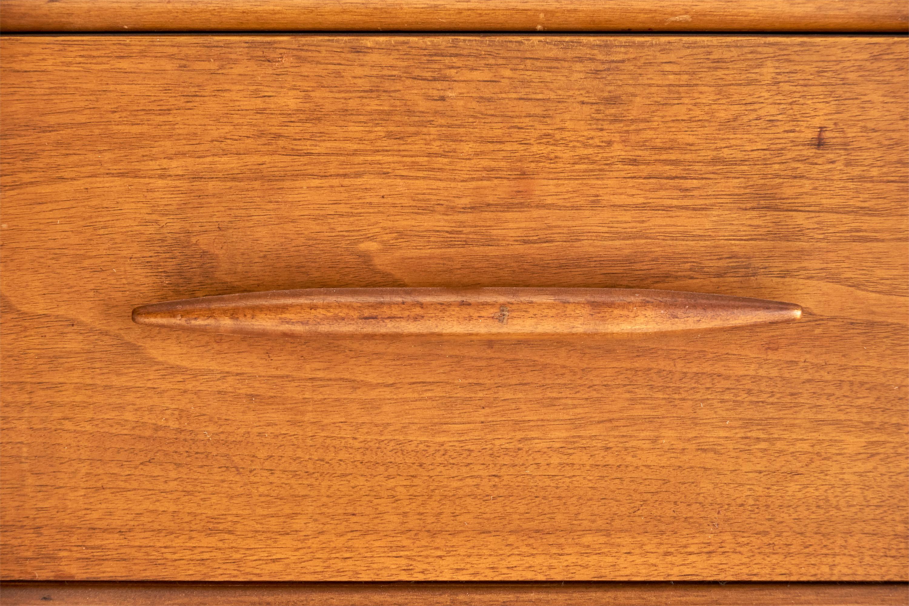 T.H. Robsjohn-Gibbings, Dresser, Walnut, USA, 1950s For Sale 2
