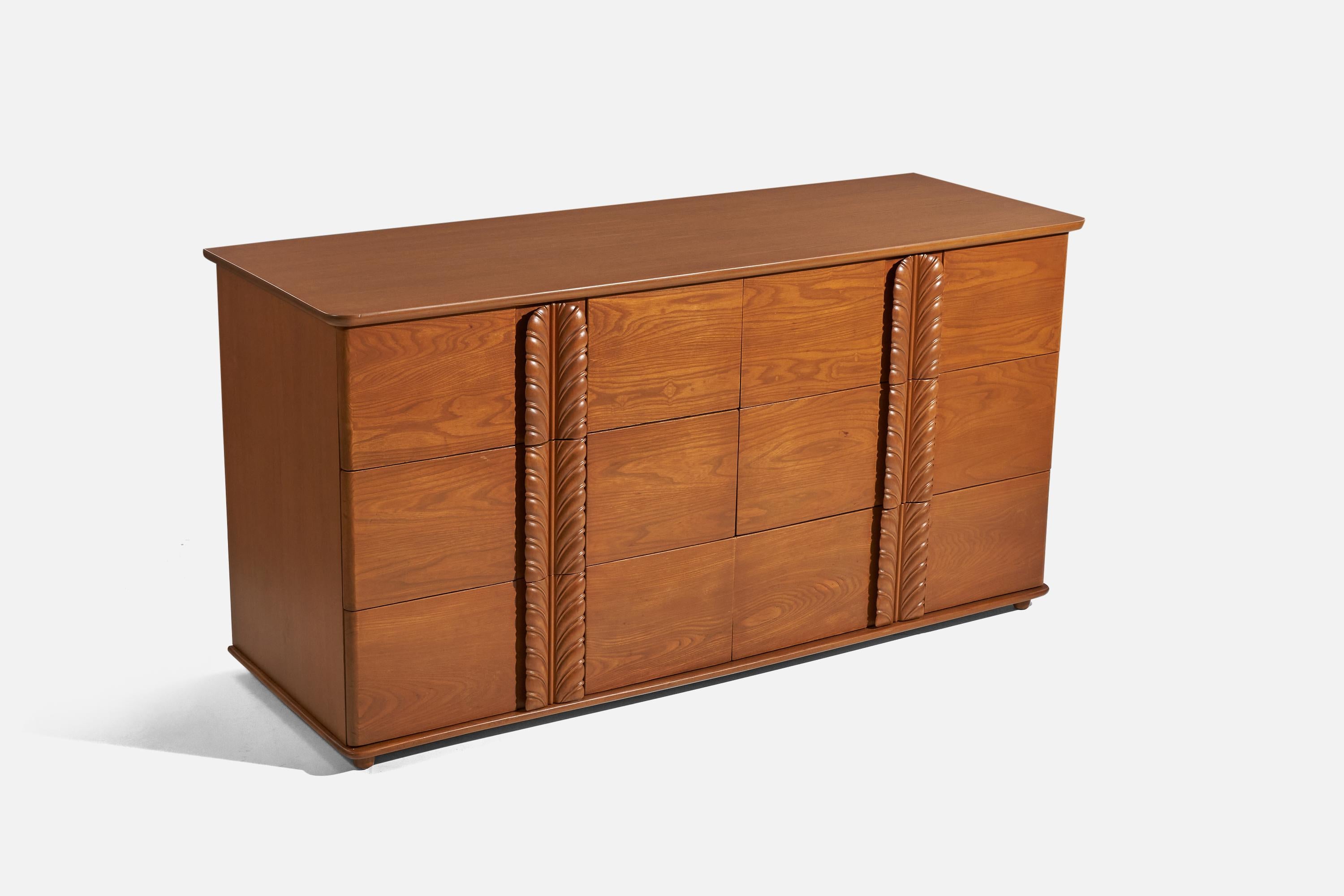 Mid-Century Modern T.H. Robsjohn-Gibbings, Dresser, Walnut, Widdicomb, America, 1950s